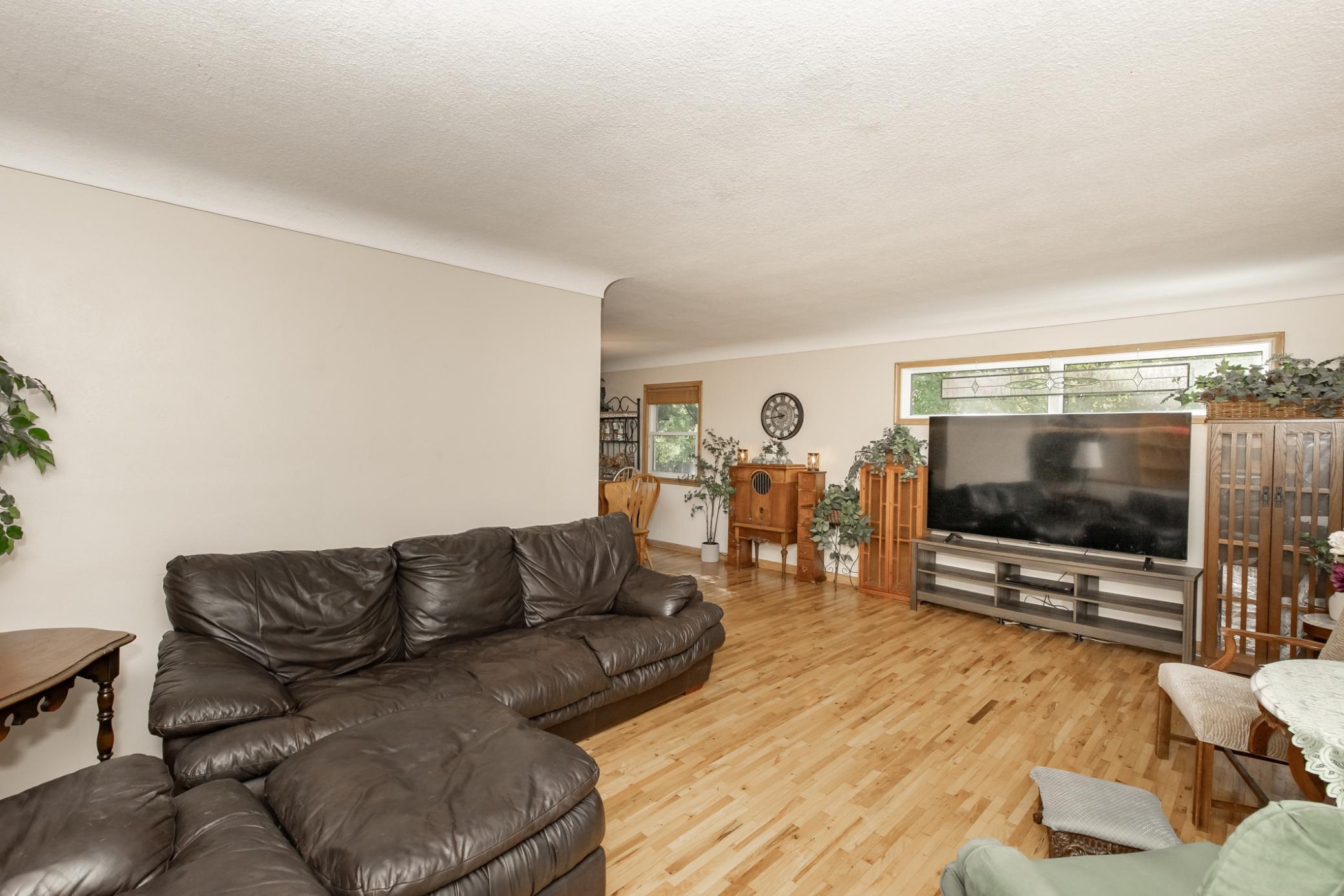 1948 single family home for sale at 1320 5th Street S in Moorhead, MN — 6 bed, 3 bath (photo 3 of 34)
