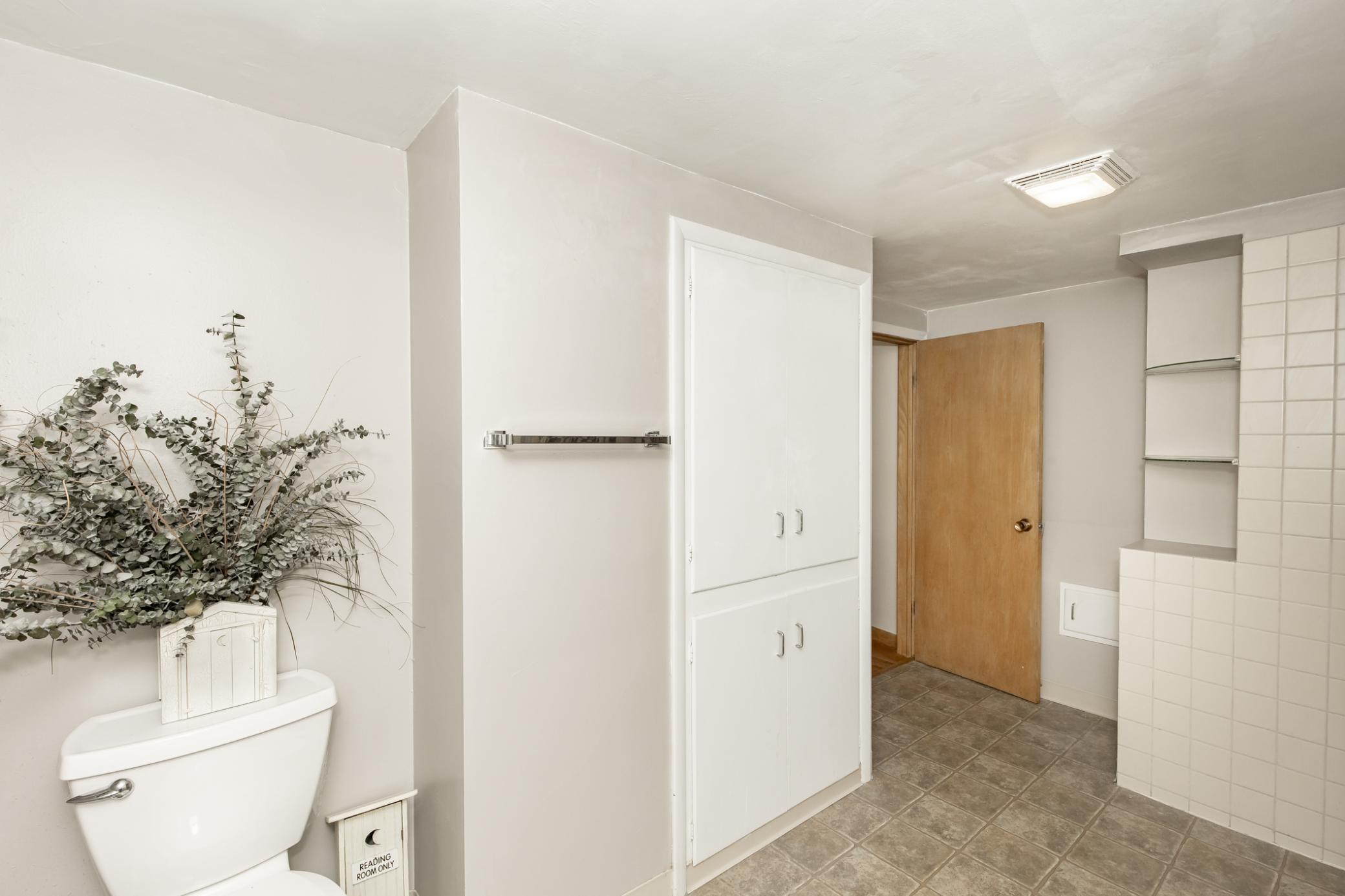 1948 single family home for sale at 1320 5th Street S in Moorhead, MN — 6 bed, 3 bath (photo 23 of 34)