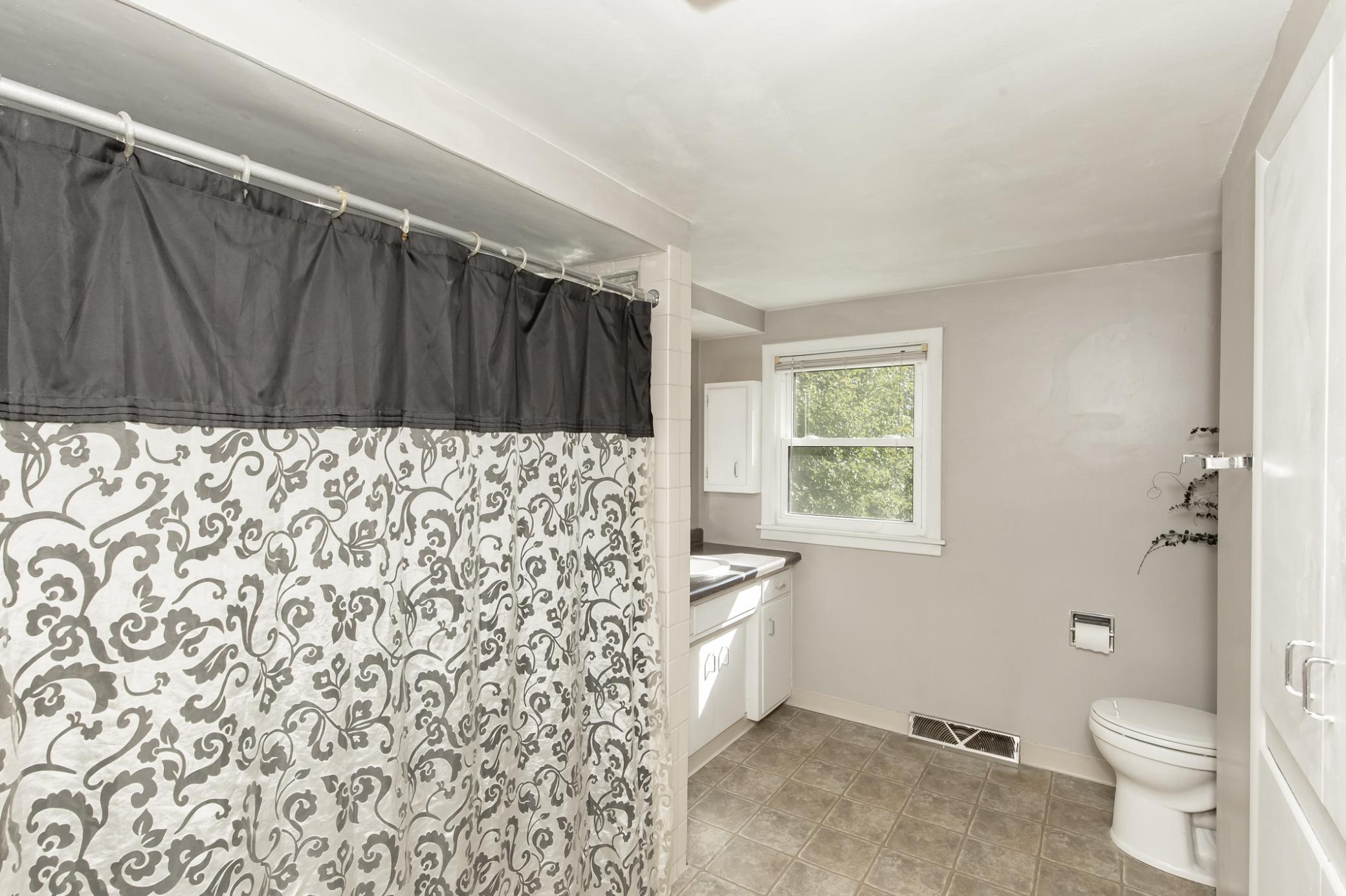 1948 single family home for sale at 1320 5th Street S in Moorhead, MN — 6 bed, 3 bath (photo 24 of 34)