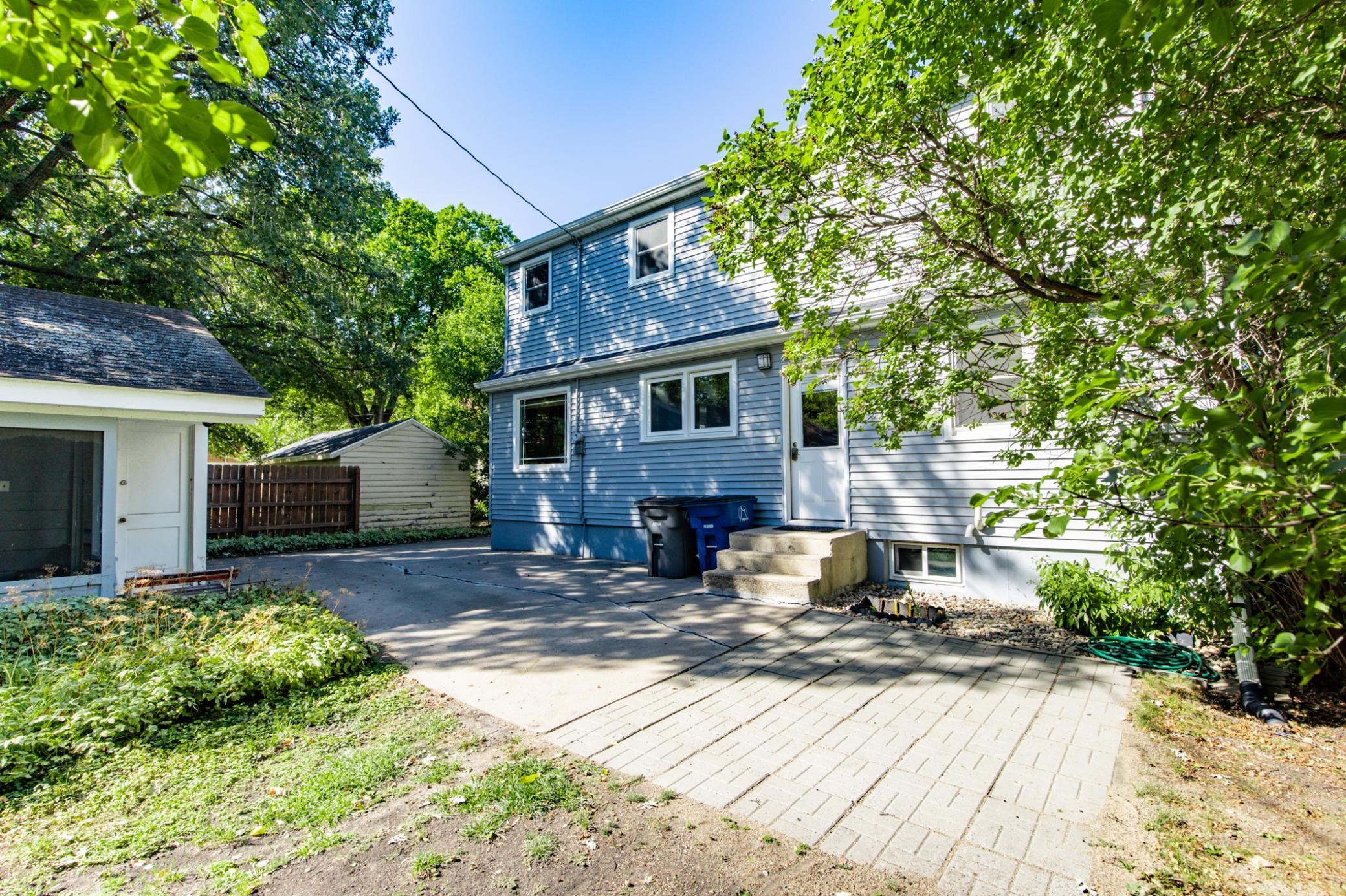 1948 single family home for sale at 1320 5th Street S in Moorhead, MN — 6 bed, 3 bath (photo 32 of 34)