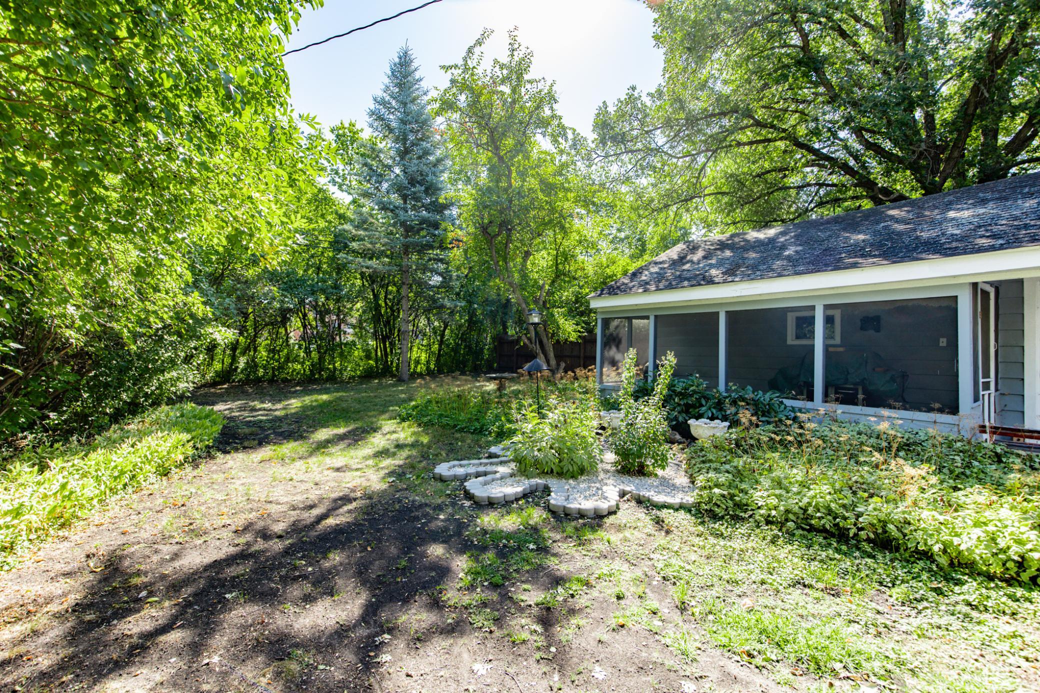 1948 single family home for sale at 1320 5th Street S in Moorhead, MN — 6 bed, 3 bath (photo 33 of 34)