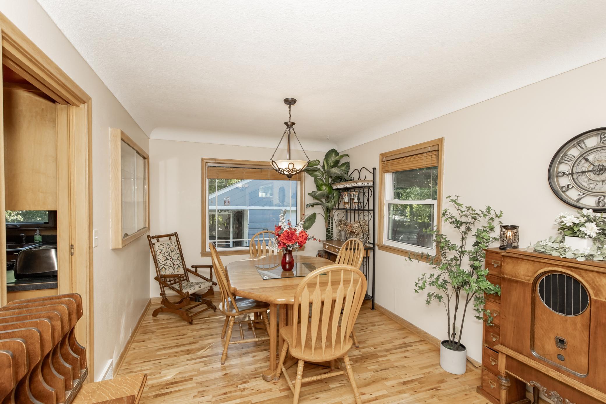 1948 single family home for sale at 1320 5th Street S in Moorhead, MN — 6 bed, 3 bath (photo 6 of 34)