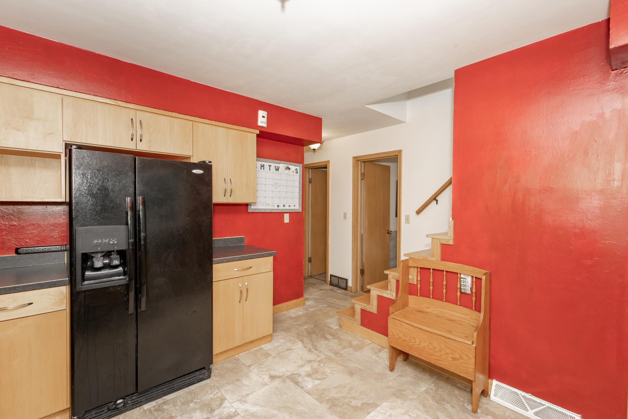 1948 single family home for sale at 1320 5th Street S in Moorhead, MN — 6 bed, 3 bath (photo 7 of 34)