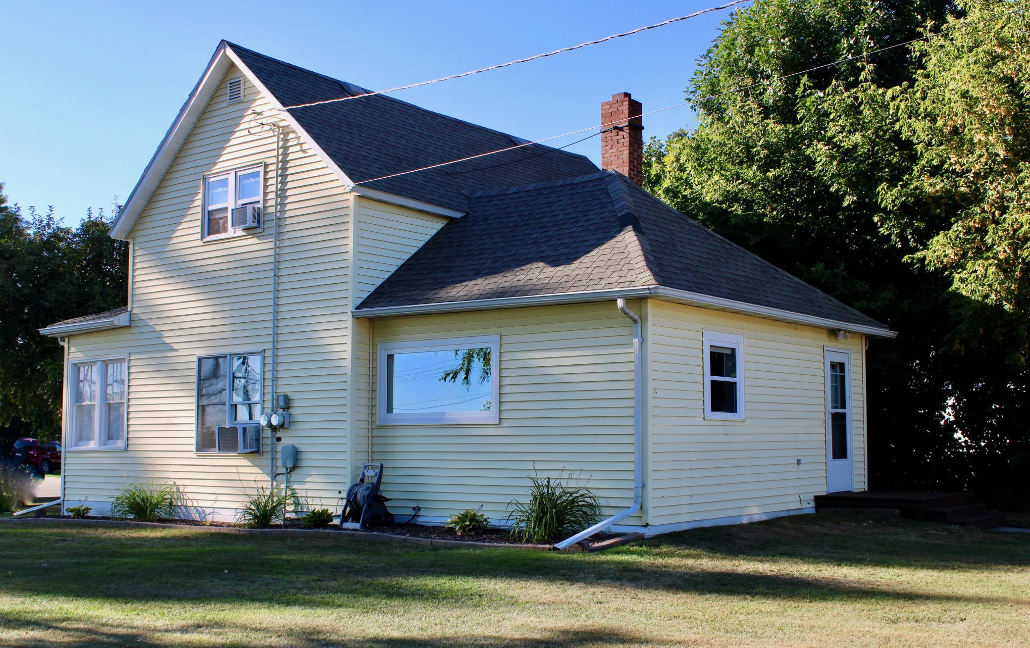 1898 single family home for sale at 105 Hamilton Avenue NE in Red Lake Falls, MN — 3 bed, 2 bath (photo 2 of 28)