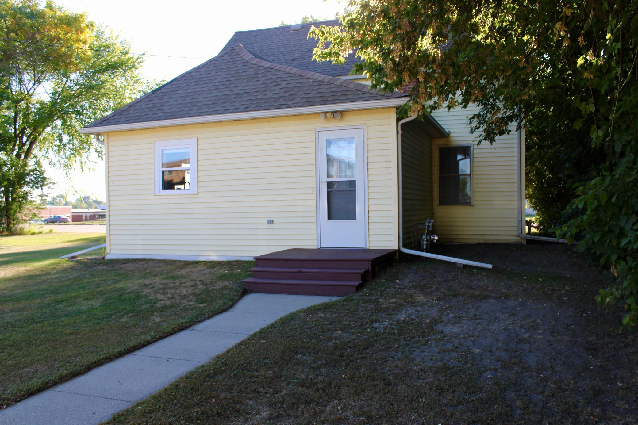 1898 single family home for sale at 105 Hamilton Avenue NE in Red Lake Falls, MN — 3 bed, 2 bath (photo 3 of 28)