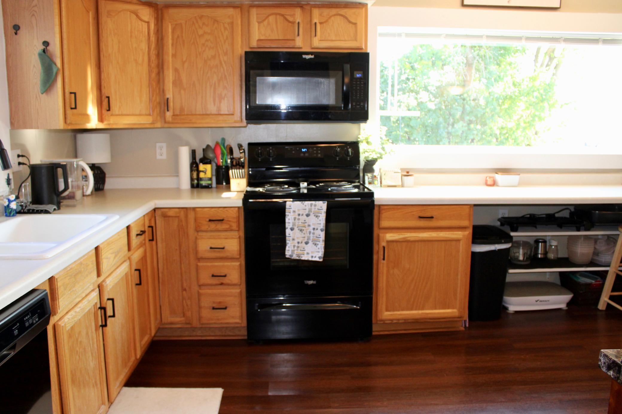 1898 single family home for sale at 105 Hamilton Avenue NE in Red Lake Falls, MN — 3 bed, 2 bath (photo 4 of 28)