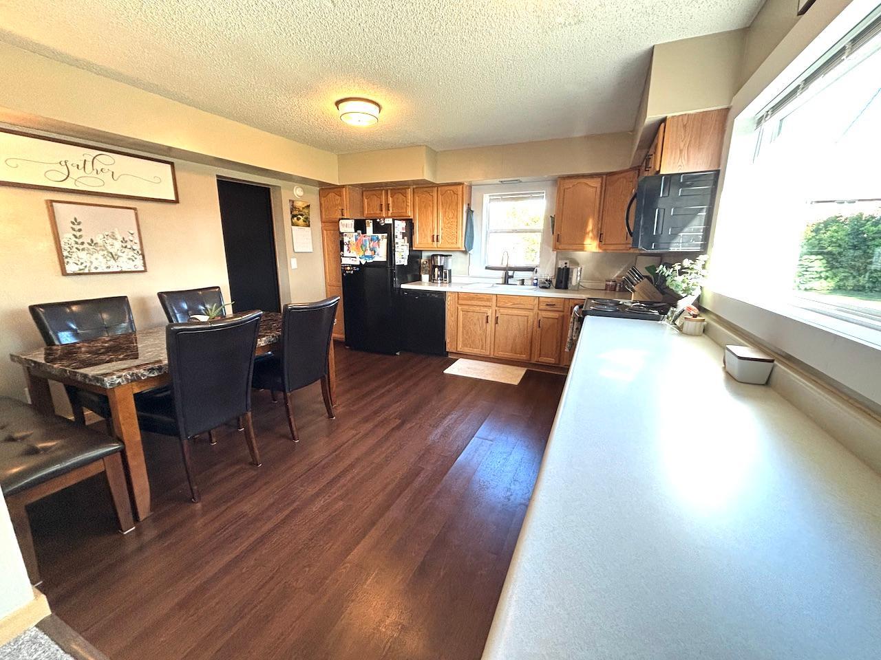 1898 single family home for sale at 105 Hamilton Avenue NE in Red Lake Falls, MN — 3 bed, 2 bath (photo 6 of 28)