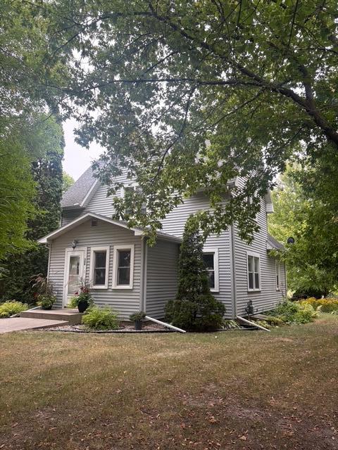 1937 single family home for sale at 308 4th Street SE in Pelican Rapids, MN — 4 bed, 3 bath (photo 3 of 17)