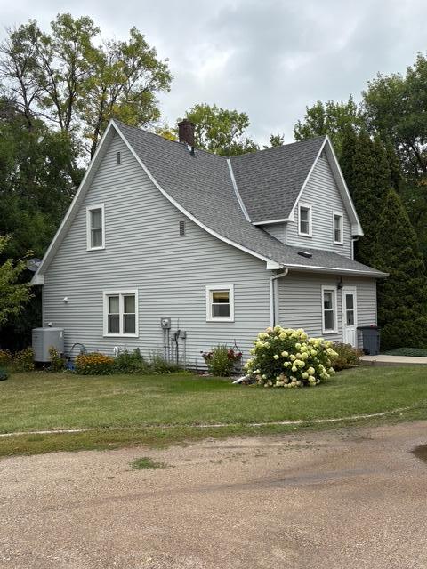 1937 single family home for sale at 308 4th Street SE in Pelican Rapids, MN — 4 bed, 3 bath (photo 4 of 17)