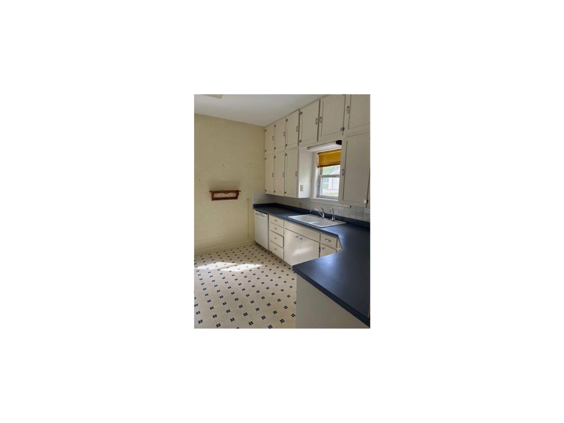 1937 single family home for sale at 308 4th Street SE in Pelican Rapids, MN — 4 bed, 3 bath (photo 10 of 17)