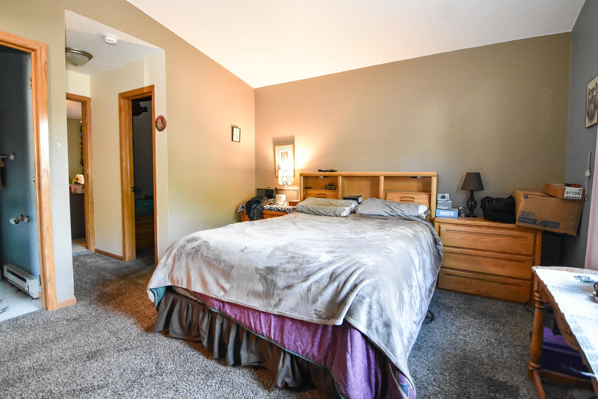 1951 single family home for sale at 1630 11 Avenue S in Fargo, ND — 4 bed, 3 bath (photo 12 of 29)