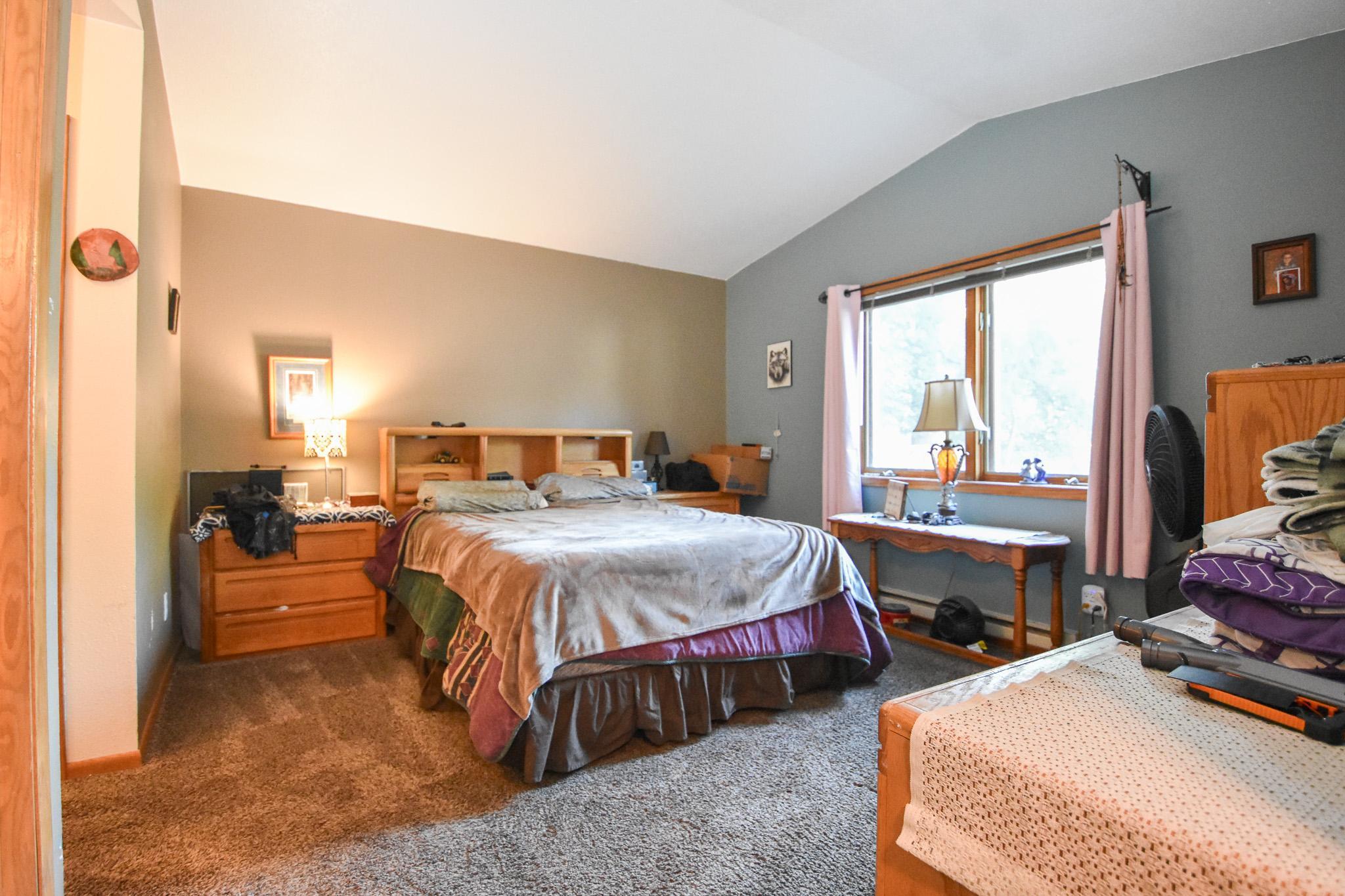 1951 single family home for sale at 1630 11 Avenue S in Fargo, ND — 4 bed, 3 bath (photo 13 of 29)