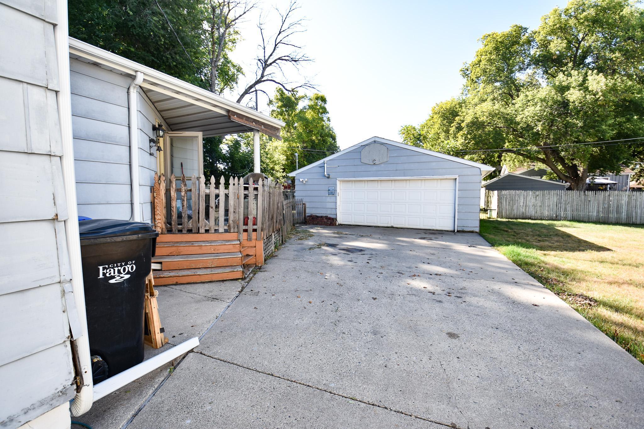1951 single family home for sale at 1630 11 Avenue S in Fargo, ND — 4 bed, 3 bath (photo 27 of 29)