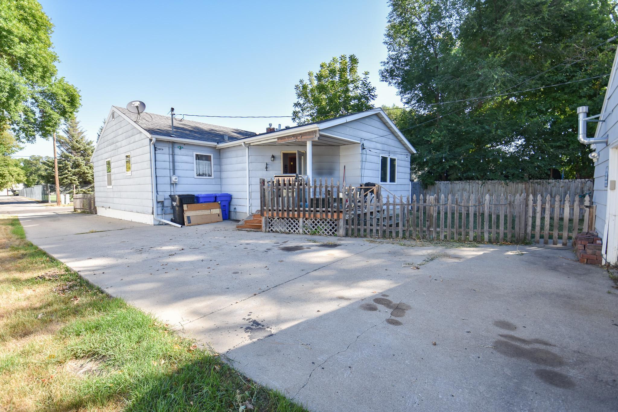 1951 single family home for sale at 1630 11 Avenue S in Fargo, ND — 4 bed, 3 bath (photo 28 of 29)