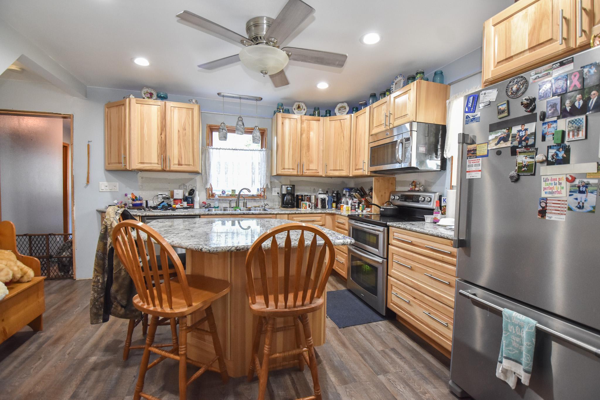 1951 single family home for sale at 1630 11 Avenue S in Fargo, ND — 4 bed, 3 bath (photo 8 of 29)