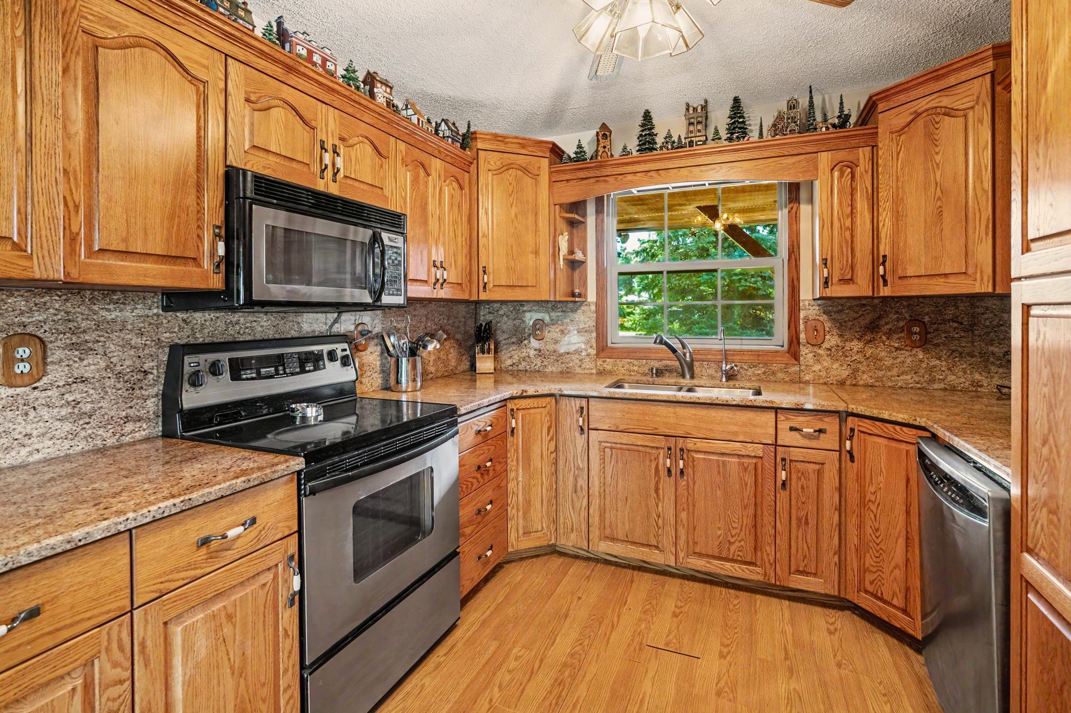 1979 single family home for sale at 3235 Lake Andrew Road SW in Alexandria, MN — 3 bed, 2 bath (photo 11 of 32)