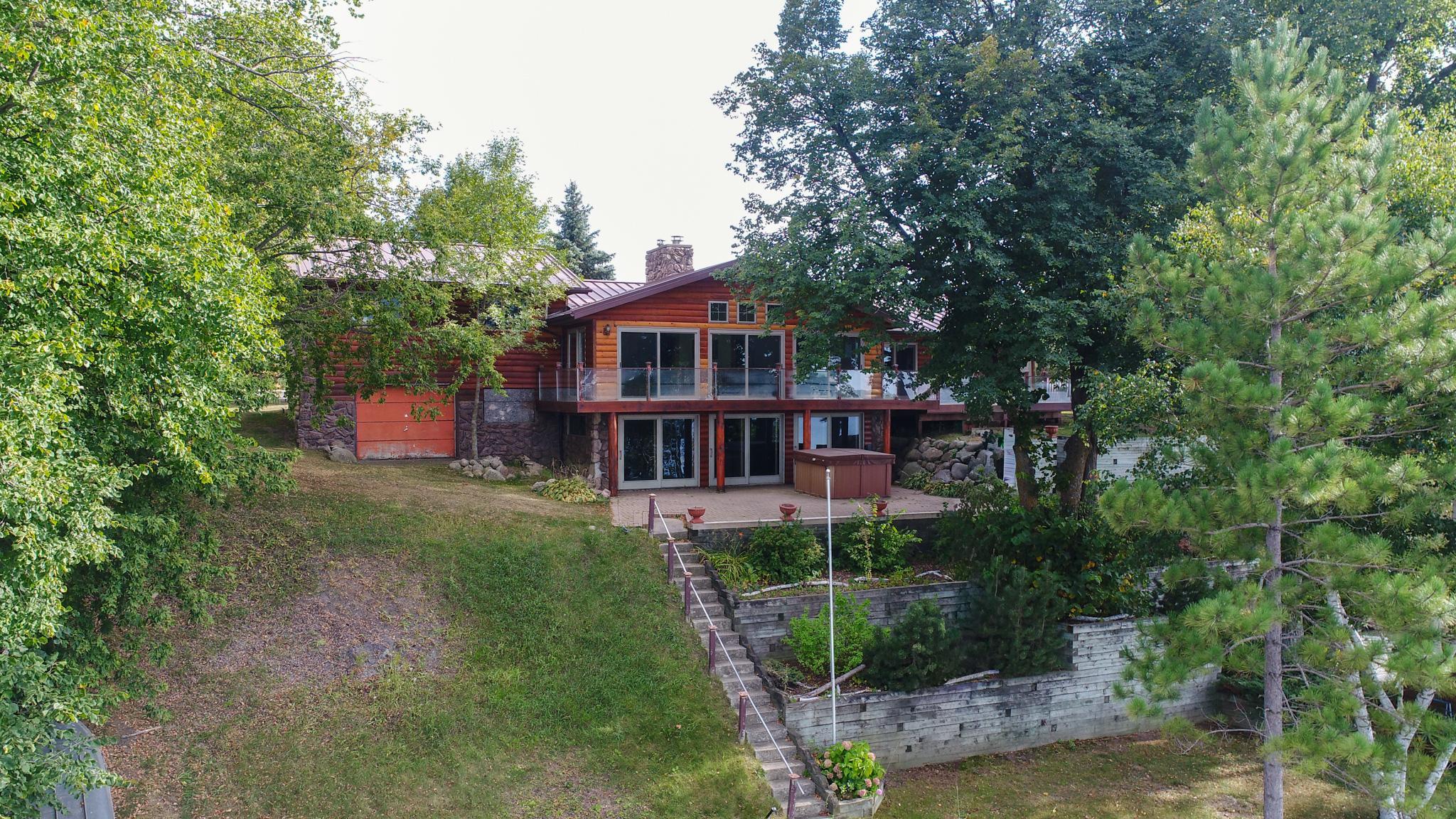 1979 single family home for sale at 3235 Lake Andrew Road SW in Alexandria, MN — 3 bed, 2 bath (photo 4 of 32)