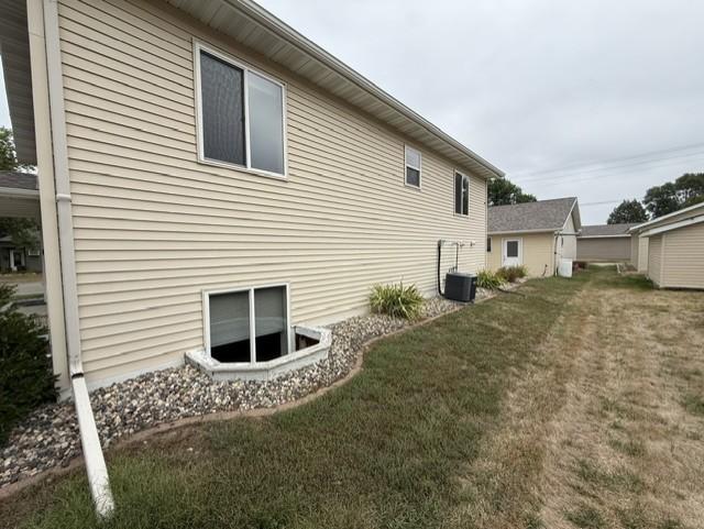 2003 single family home for sale at 130 12th Street N in Breckenridge, MN — 4 bed, 2 bath (photo 3 of 27)