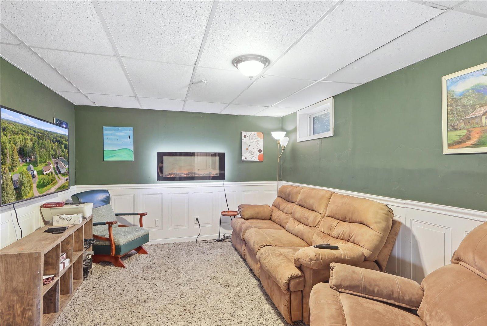 1920 single family home for sale at 406 Gunn Street in Coleraine, MN — 4 bed, 2 bath (photo 13 of 26)