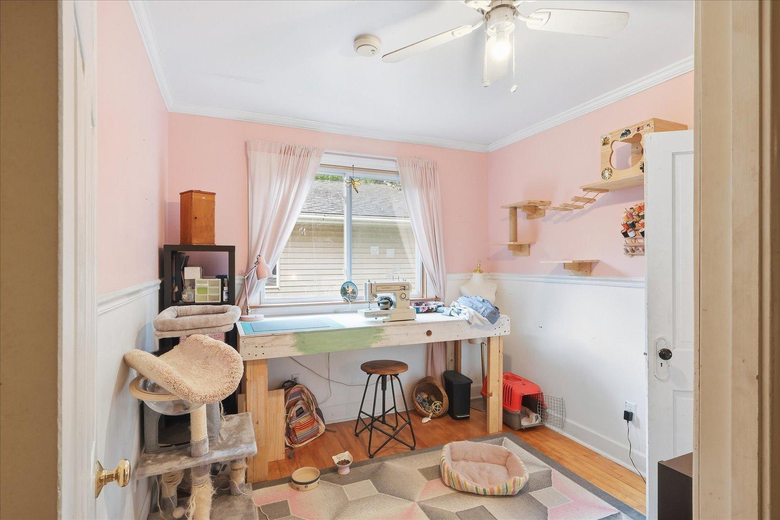 1920 single family home for sale at 406 Gunn Street in Coleraine, MN — 4 bed, 2 bath (photo 10 of 26)
