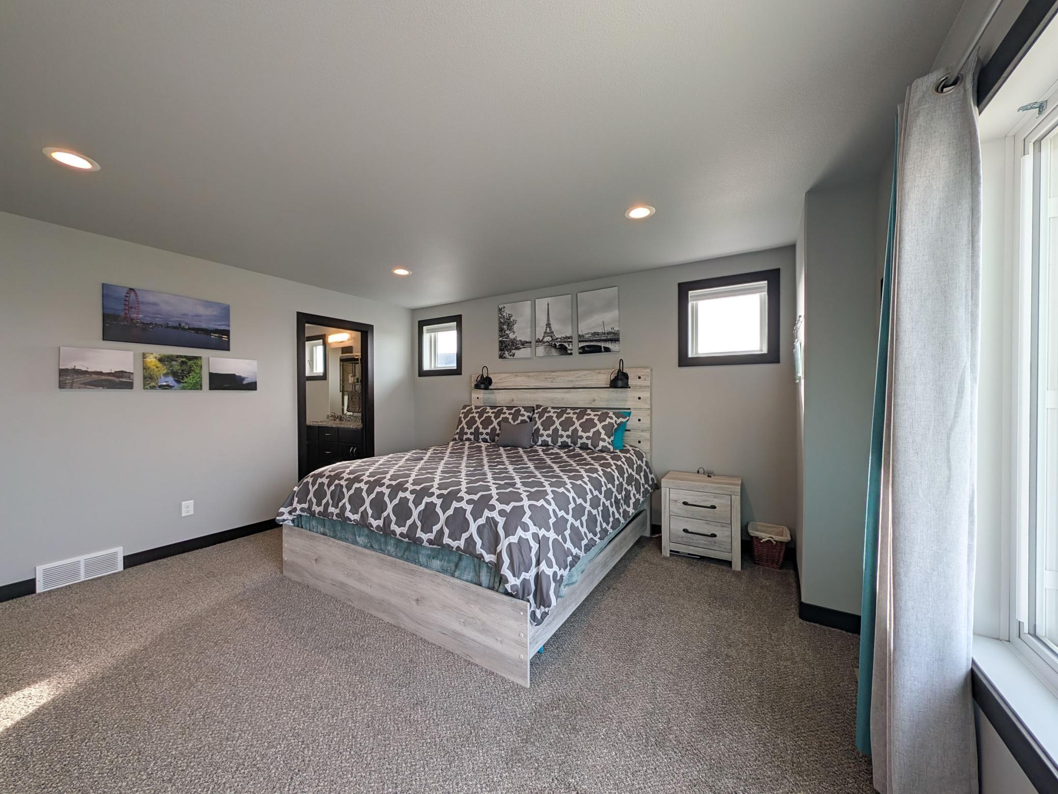 2018 single family home for sale at 818 ALBERT Drive W in West Fargo, ND — 4 bed, 3 bath (photo 36 of 59)