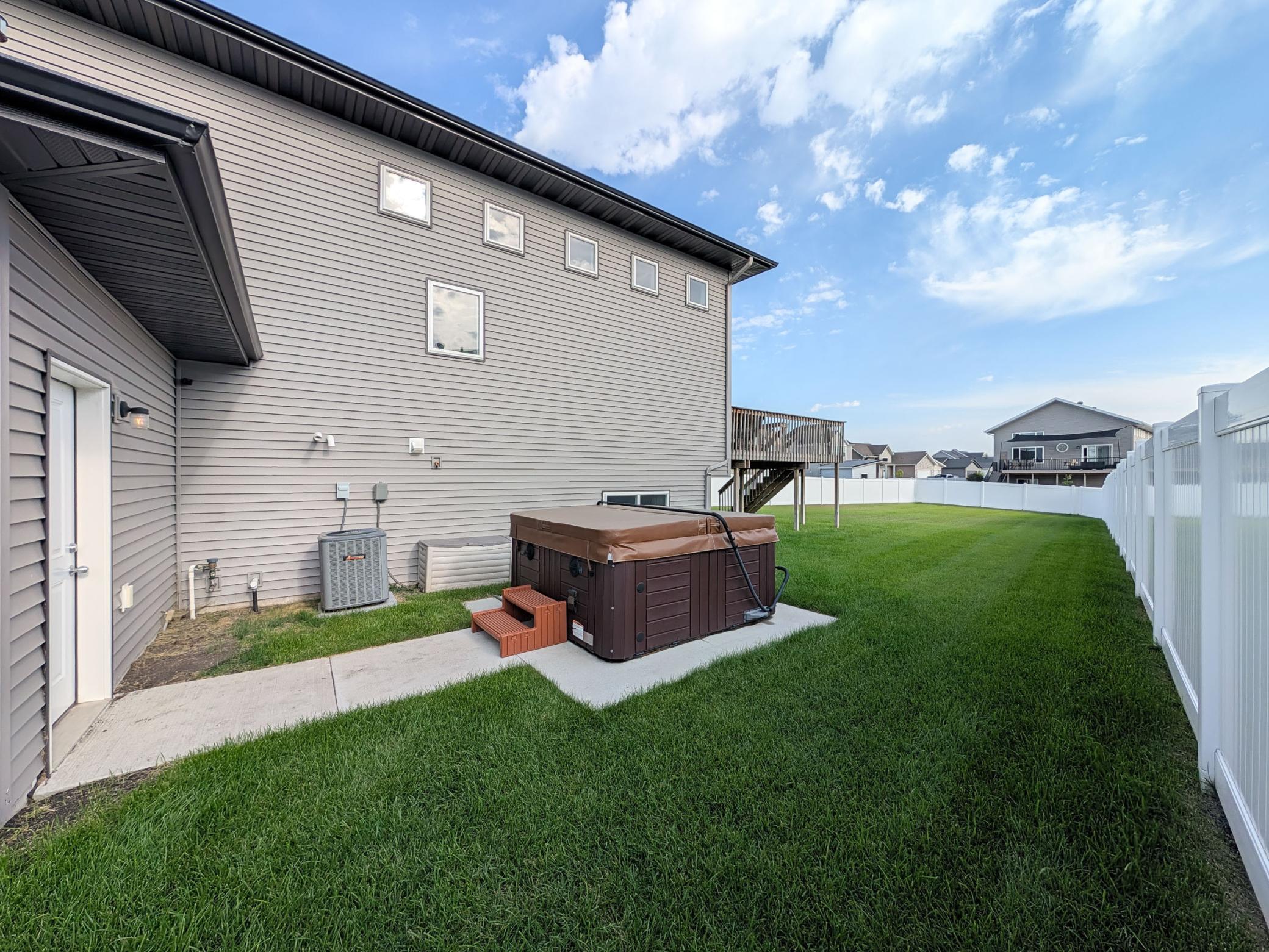 2018 single family home for sale at 818 ALBERT Drive W in West Fargo, ND — 4 bed, 3 bath (photo 10 of 59)