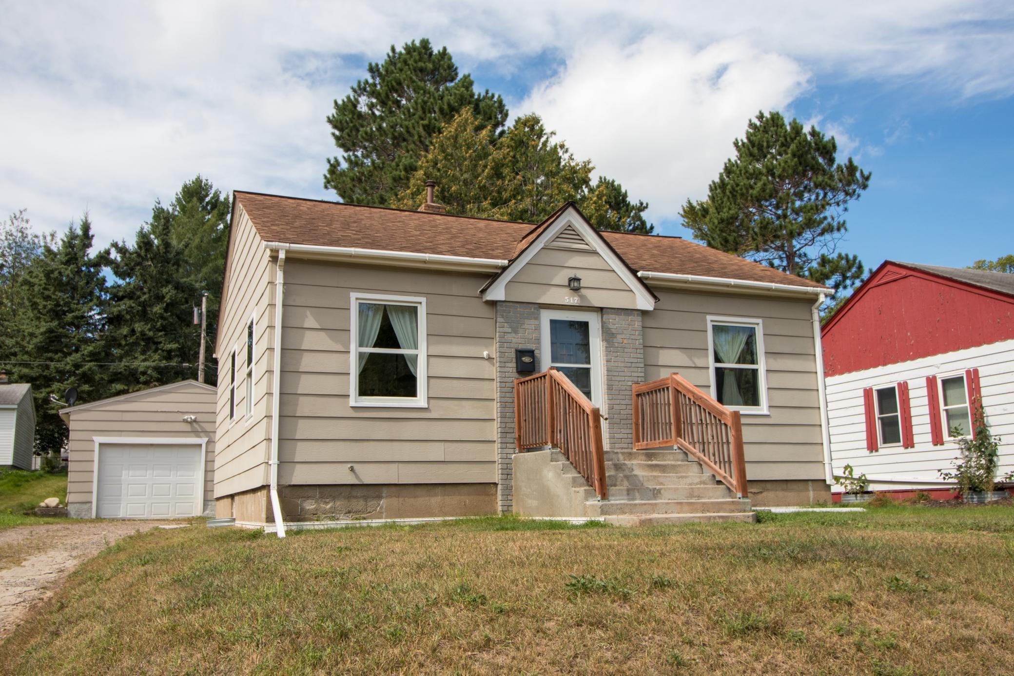 1952 single family home for sale at 517 NE 10th Avenue in Grand Rapids, MN — 2 bed, 1 bath