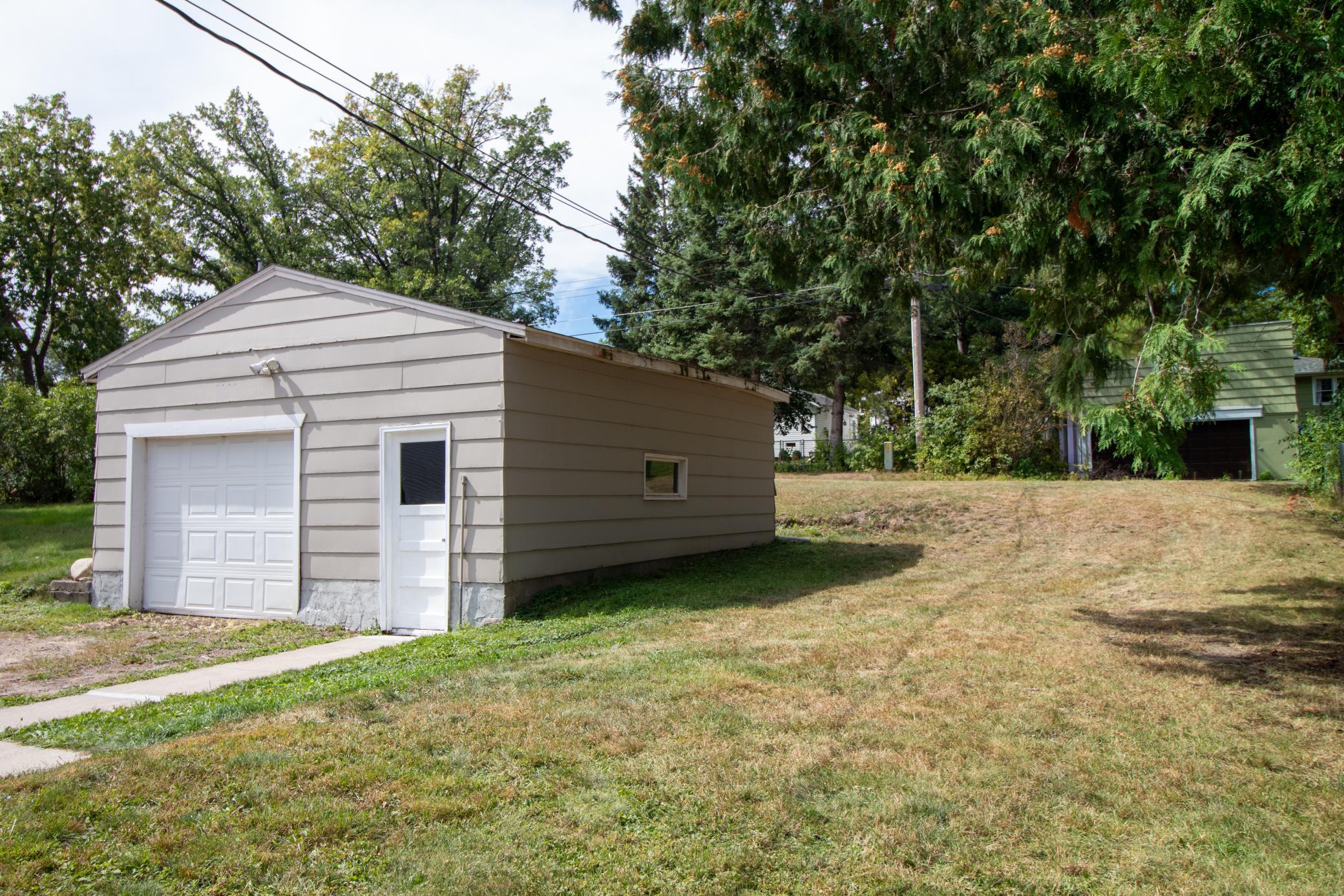 1952 single family home for sale at 517 NE 10th Avenue in Grand Rapids, MN — 2 bed, 1 bath (photo 2 of 14)