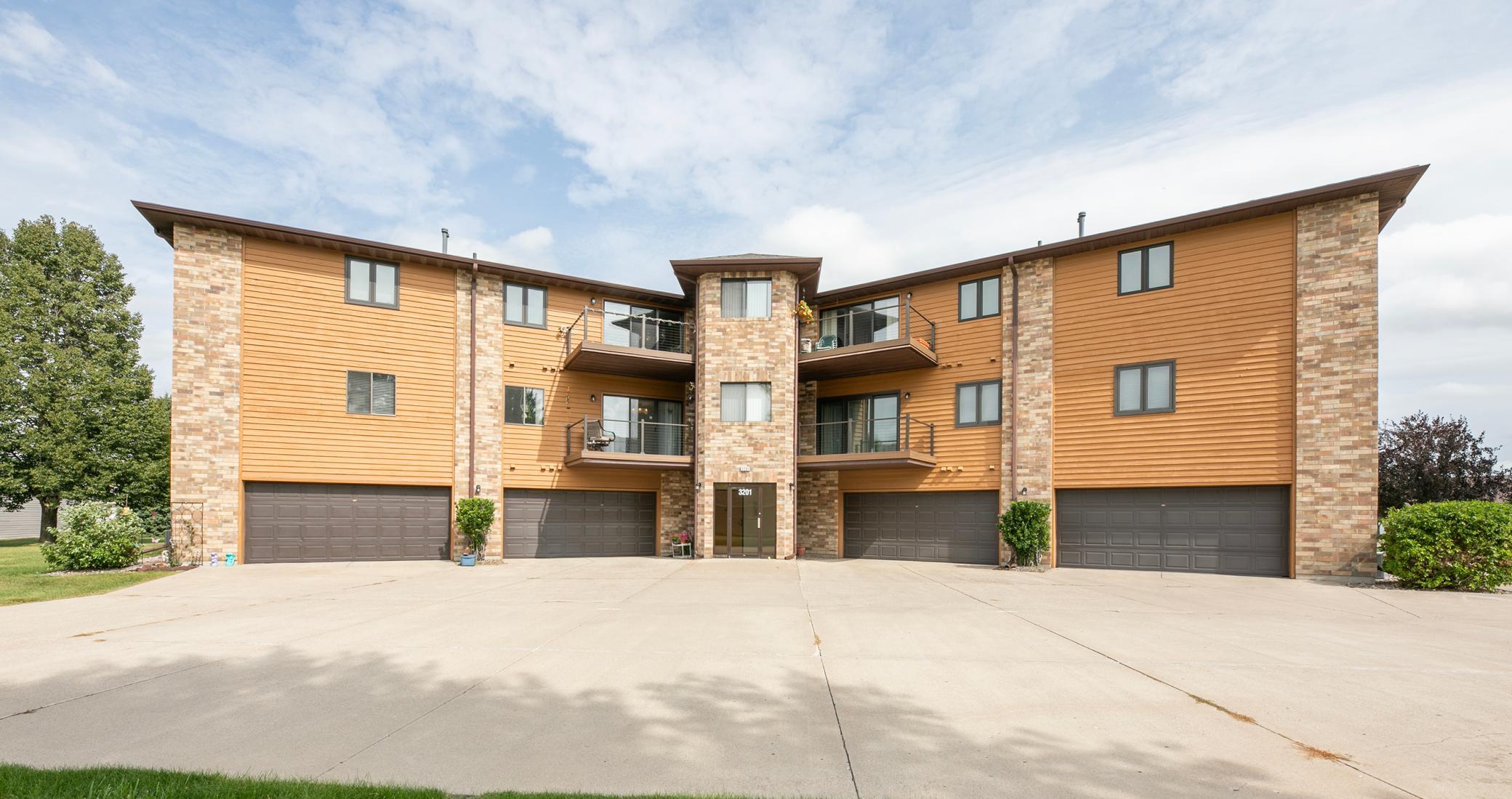 1992 condo for sale at 3201 14th Street S, Unit 203 in Moorhead, MN — 2 bed, 2 bath