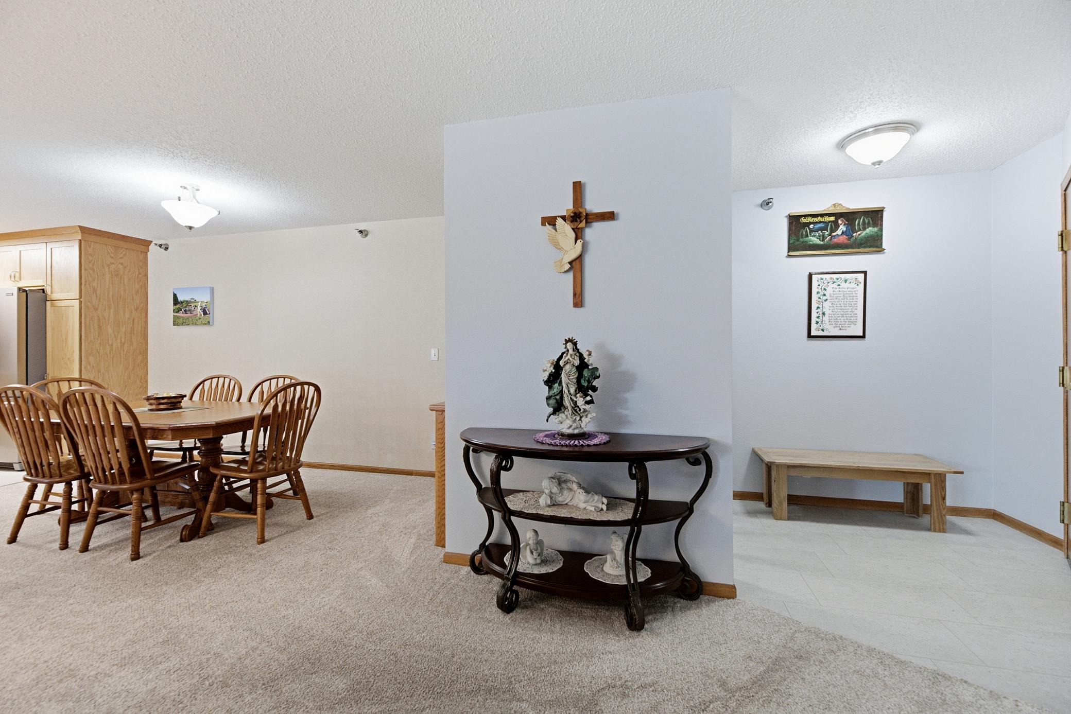 1992 condo for sale at 3201 14th Street S, Unit 203 in Moorhead, MN — 2 bed, 2 bath (photo 11 of 36)