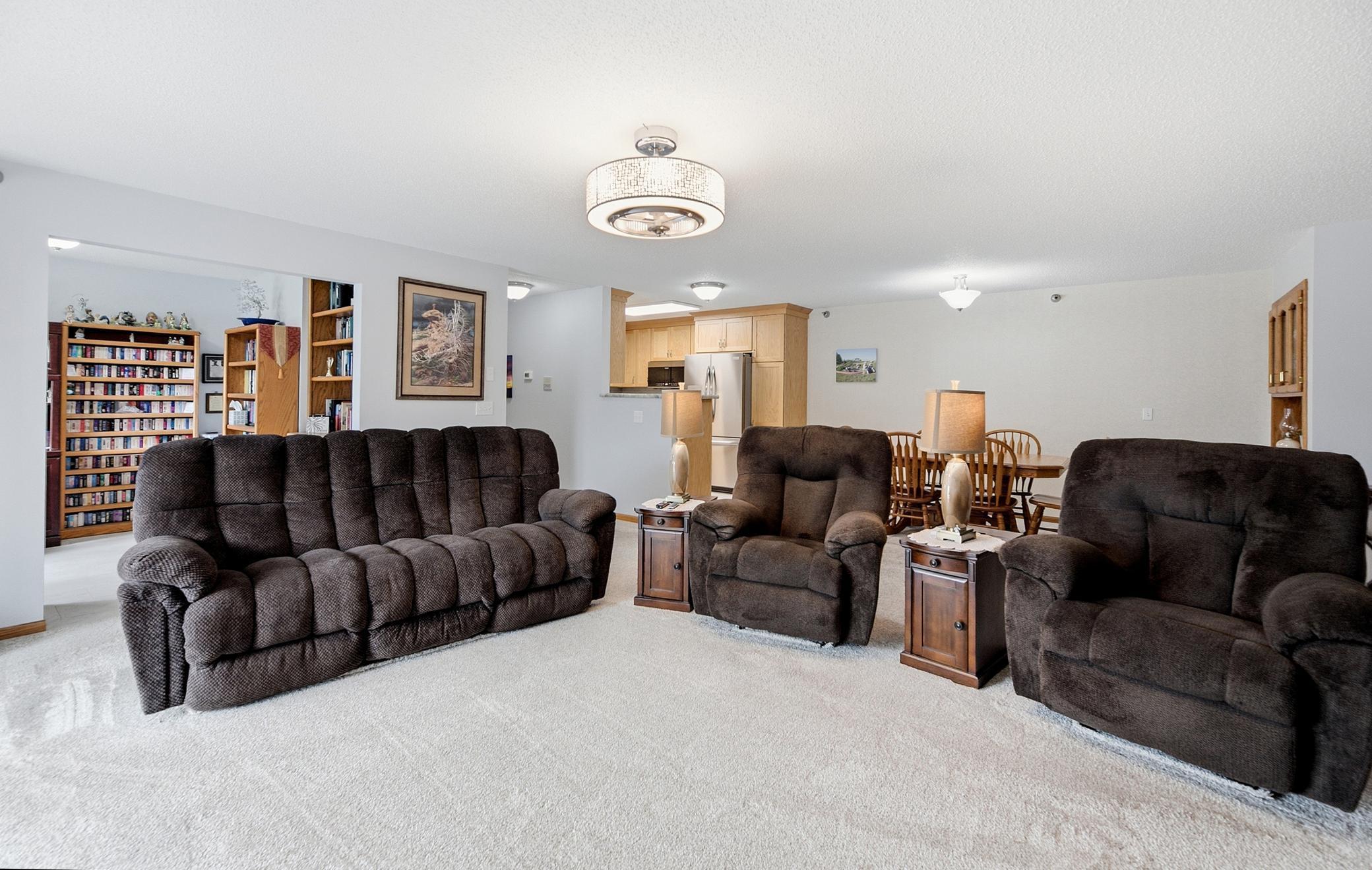 1992 condo for sale at 3201 14th Street S, Unit 203 in Moorhead, MN — 2 bed, 2 bath (photo 21 of 36)