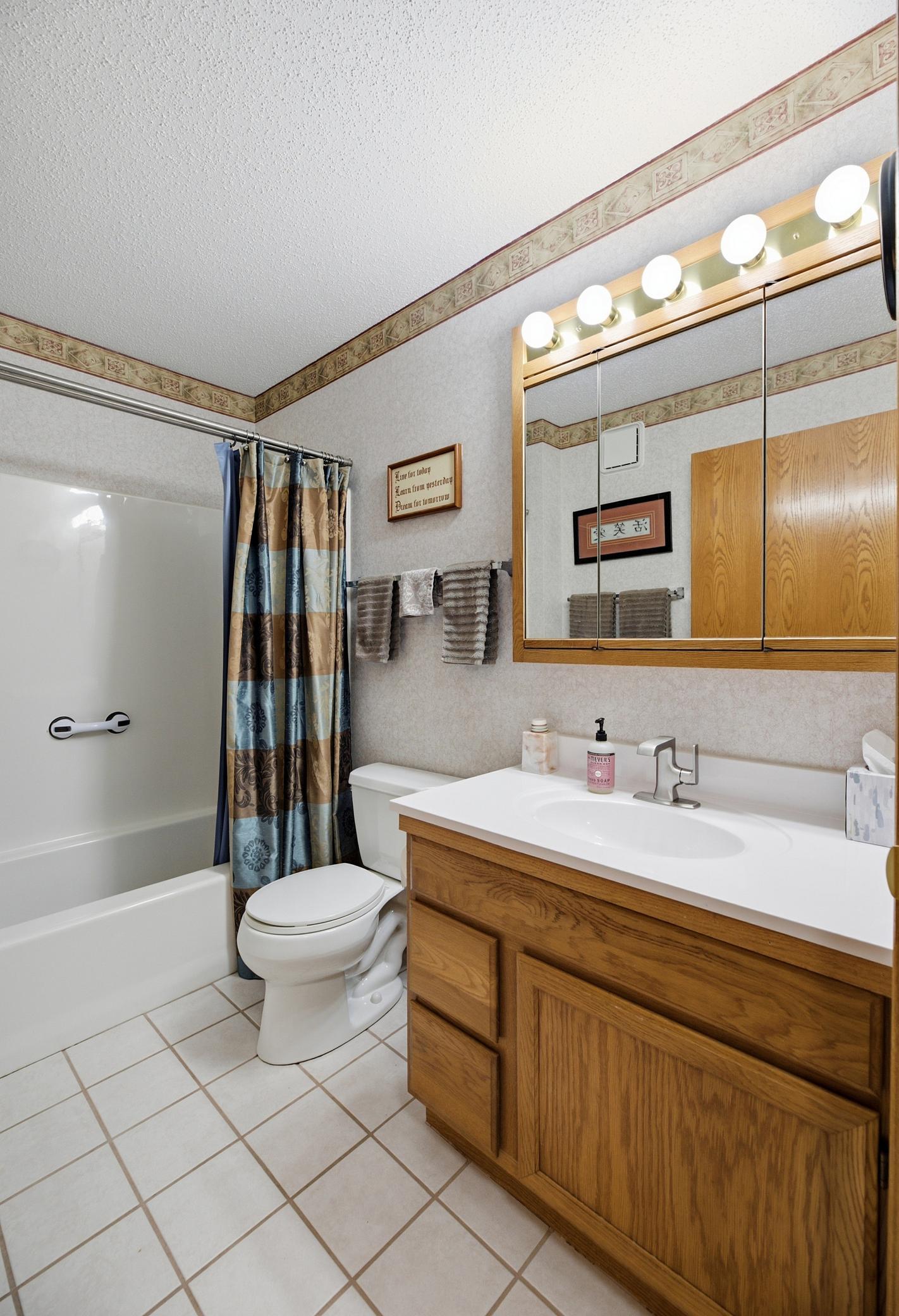 1992 condo for sale at 3201 14th Street S, Unit 203 in Moorhead, MN — 2 bed, 2 bath (photo 29 of 36)