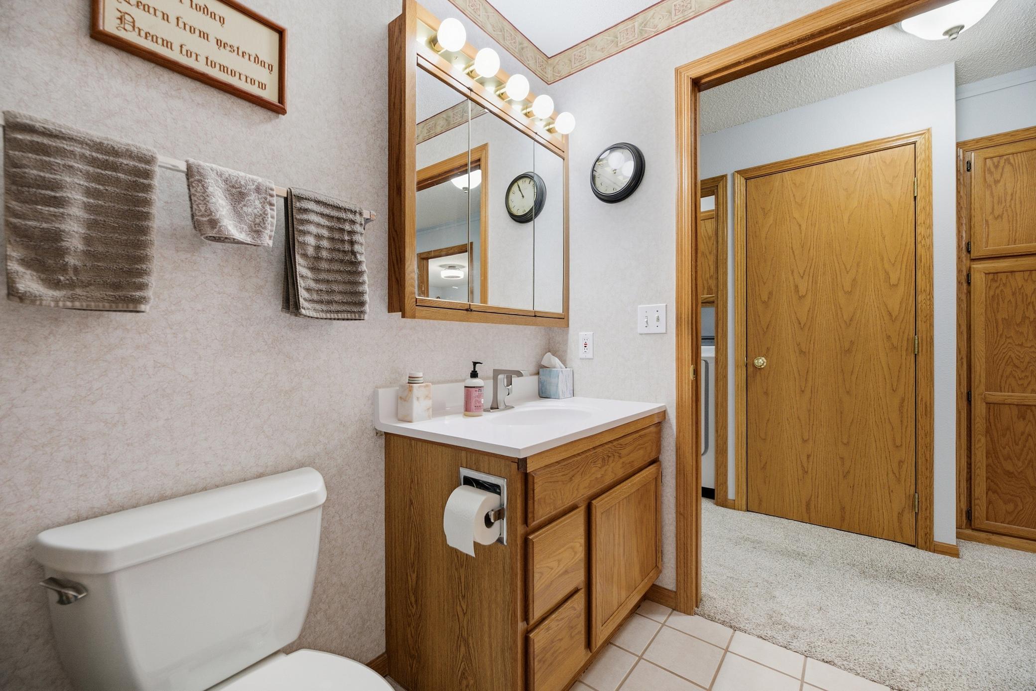 1992 condo for sale at 3201 14th Street S, Unit 203 in Moorhead, MN — 2 bed, 2 bath (photo 30 of 36)