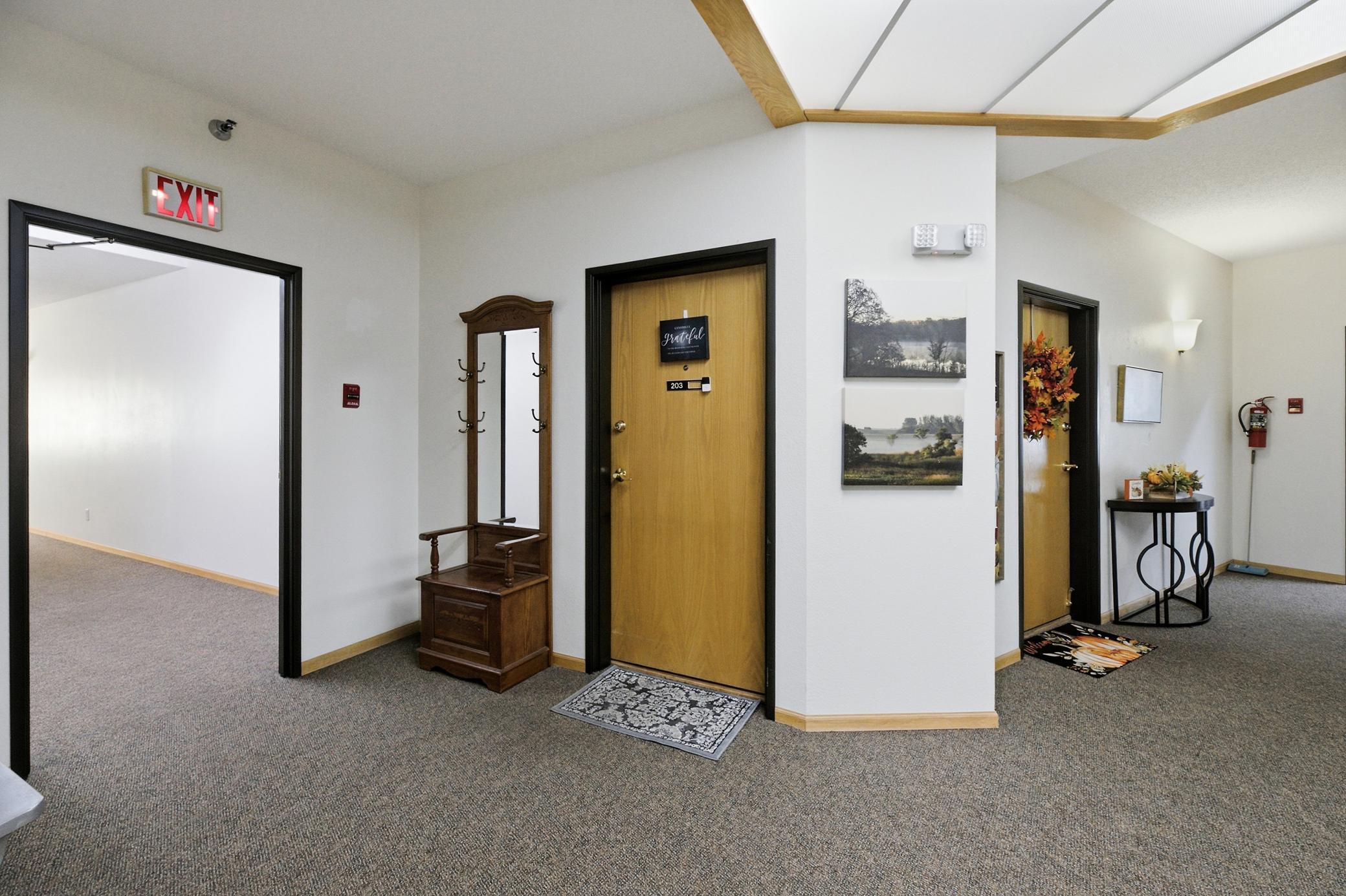 1992 condo for sale at 3201 14th Street S, Unit 203 in Moorhead, MN — 2 bed, 2 bath (photo 10 of 36)