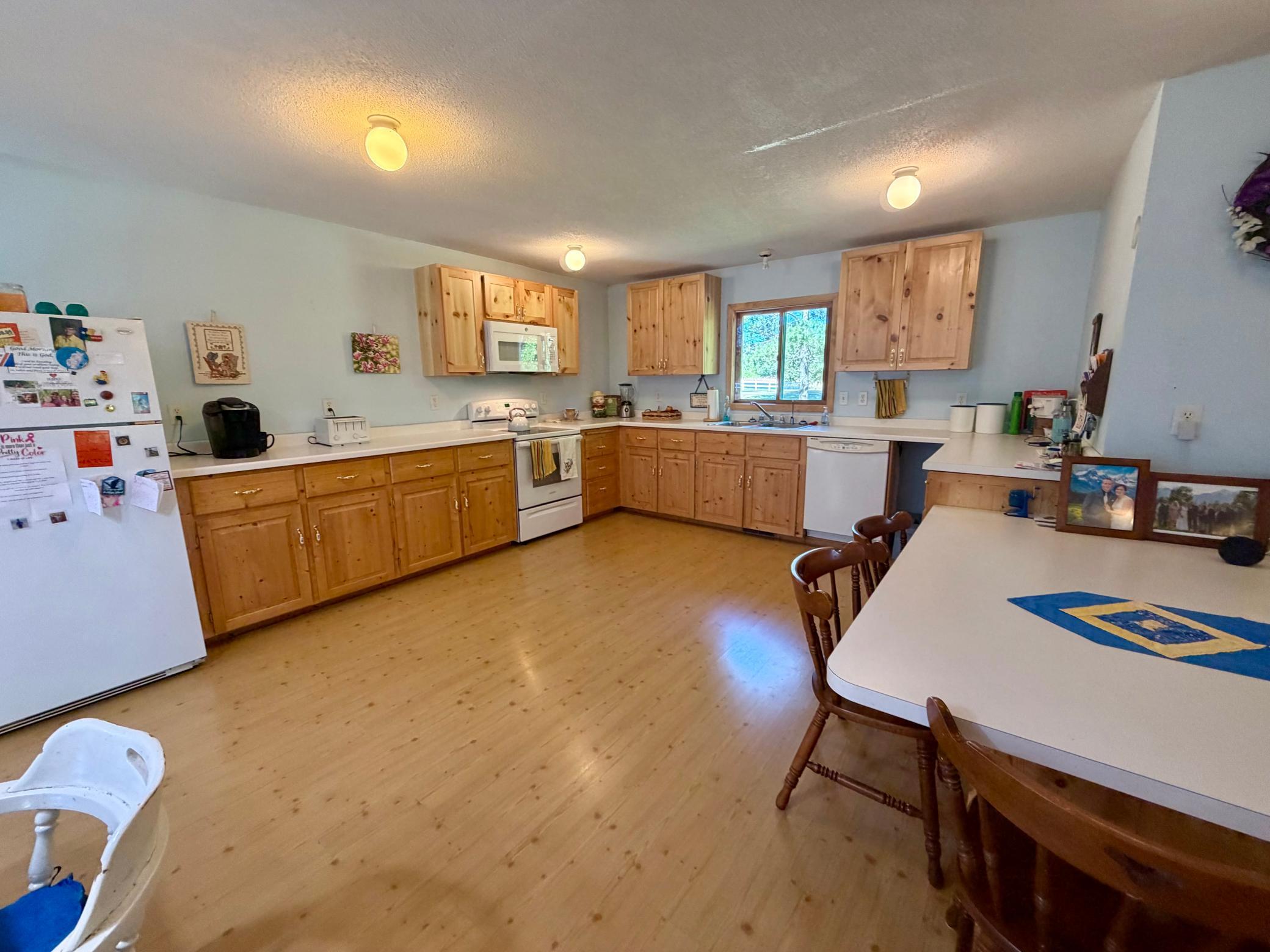 2003 single family home for sale at 14255 County Highway 11 in Audubon, MN — 3 bed, 3 bath (photo 8 of 47)