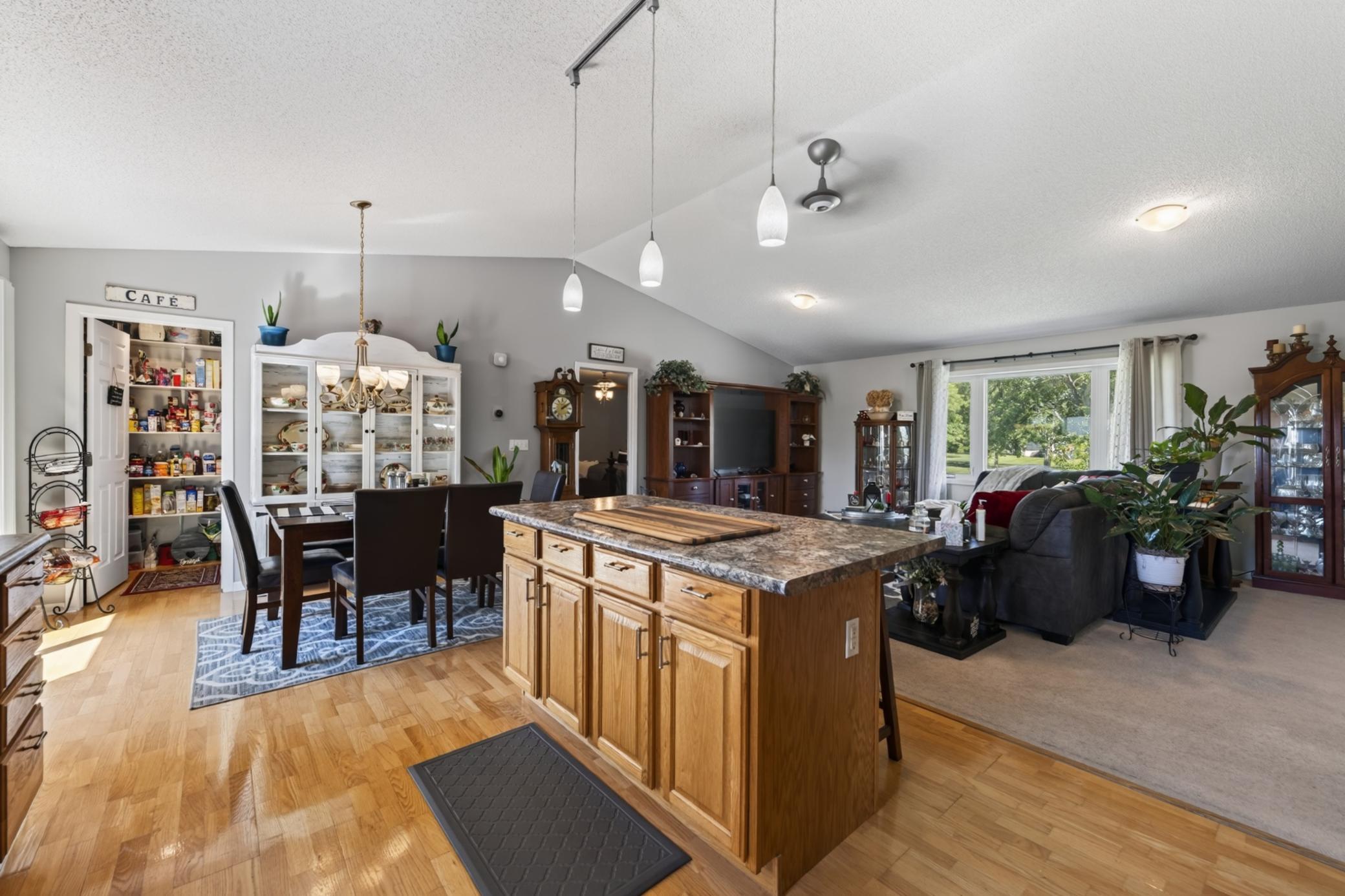 2001 single family home for sale at 2122 Harrison Court SW in Bemidji, MN — 3 bed, 3 bath (photo 22 of 34)