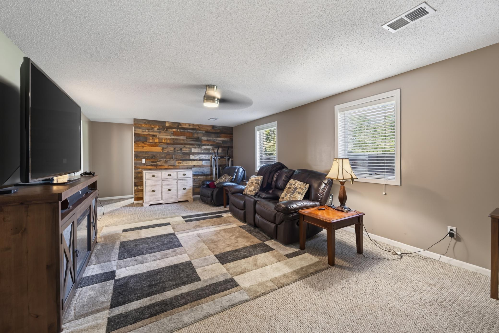2001 single family home for sale at 2122 Harrison Court SW in Bemidji, MN — 3 bed, 3 bath (photo 28 of 34)