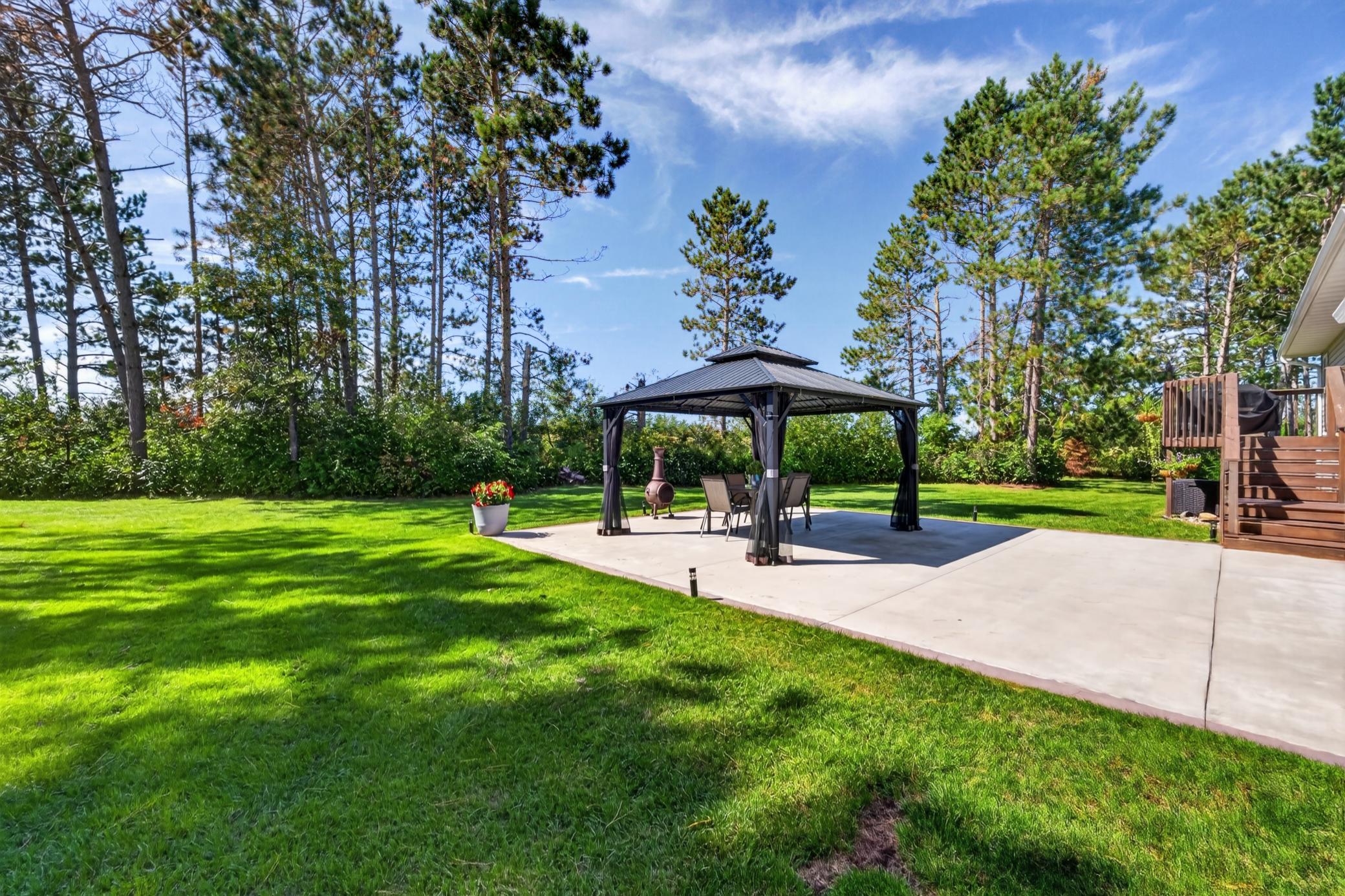 2001 single family home for sale at 2122 Harrison Court SW in Bemidji, MN — 3 bed, 3 bath (photo 9 of 34)