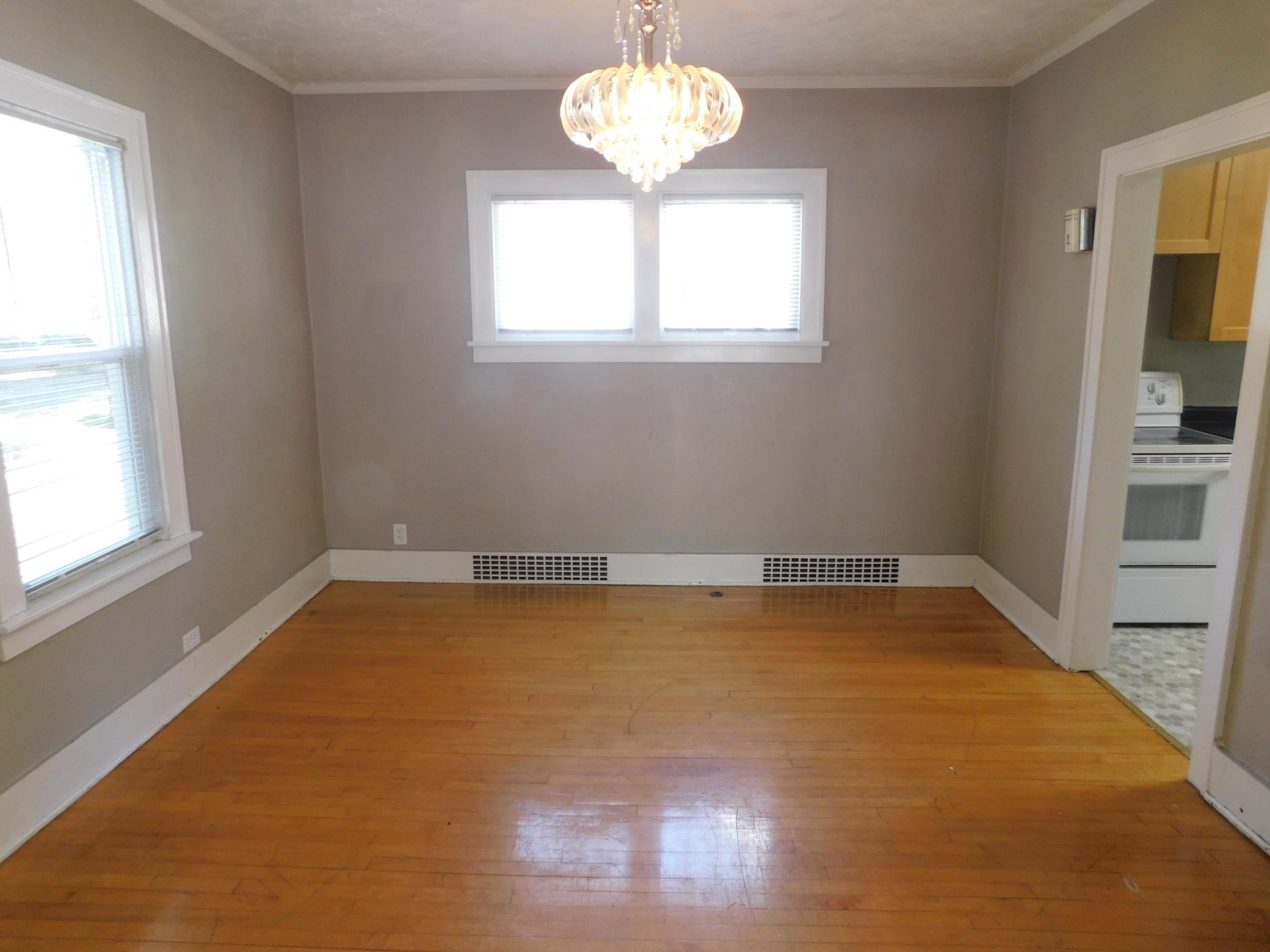 1923 single family home for sale at 606 5th Street S in Moorhead, MN — 4 bed, 3 bath (photo 11 of 33)