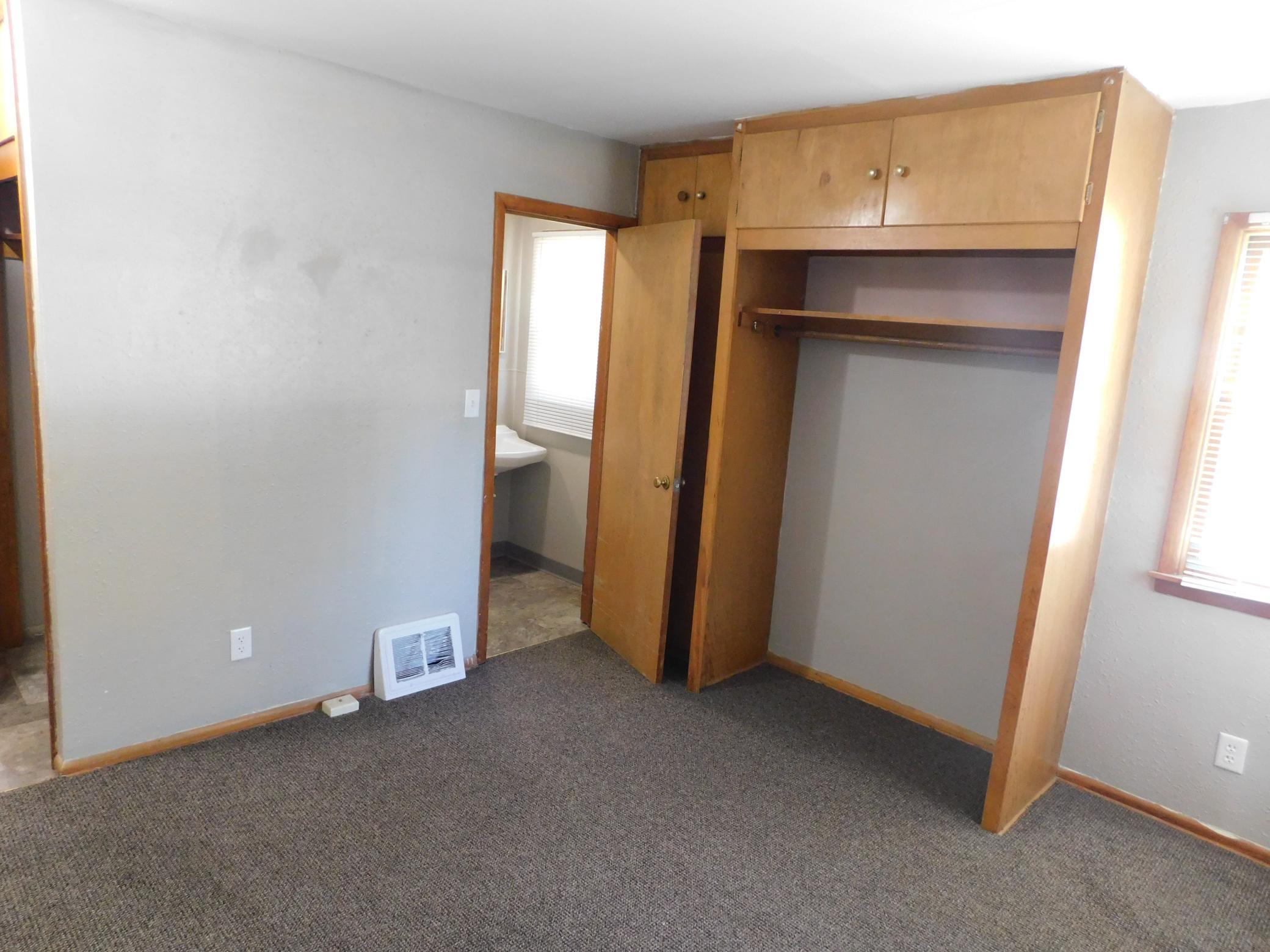 1923 single family home for sale at 606 5th Street S in Moorhead, MN — 4 bed, 3 bath (photo 17 of 33)