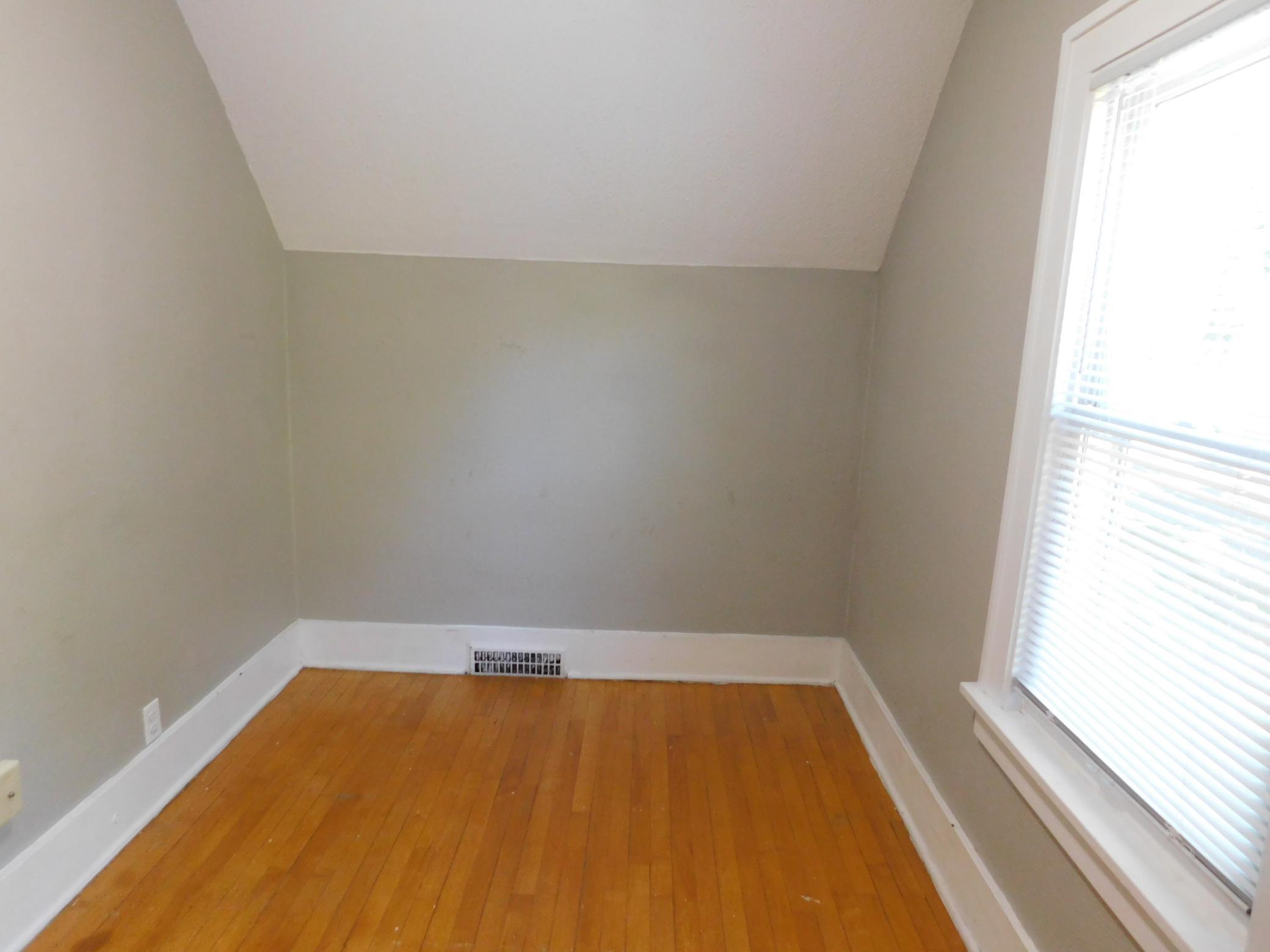 1923 single family home for sale at 606 5th Street S in Moorhead, MN — 4 bed, 3 bath (photo 27 of 33)