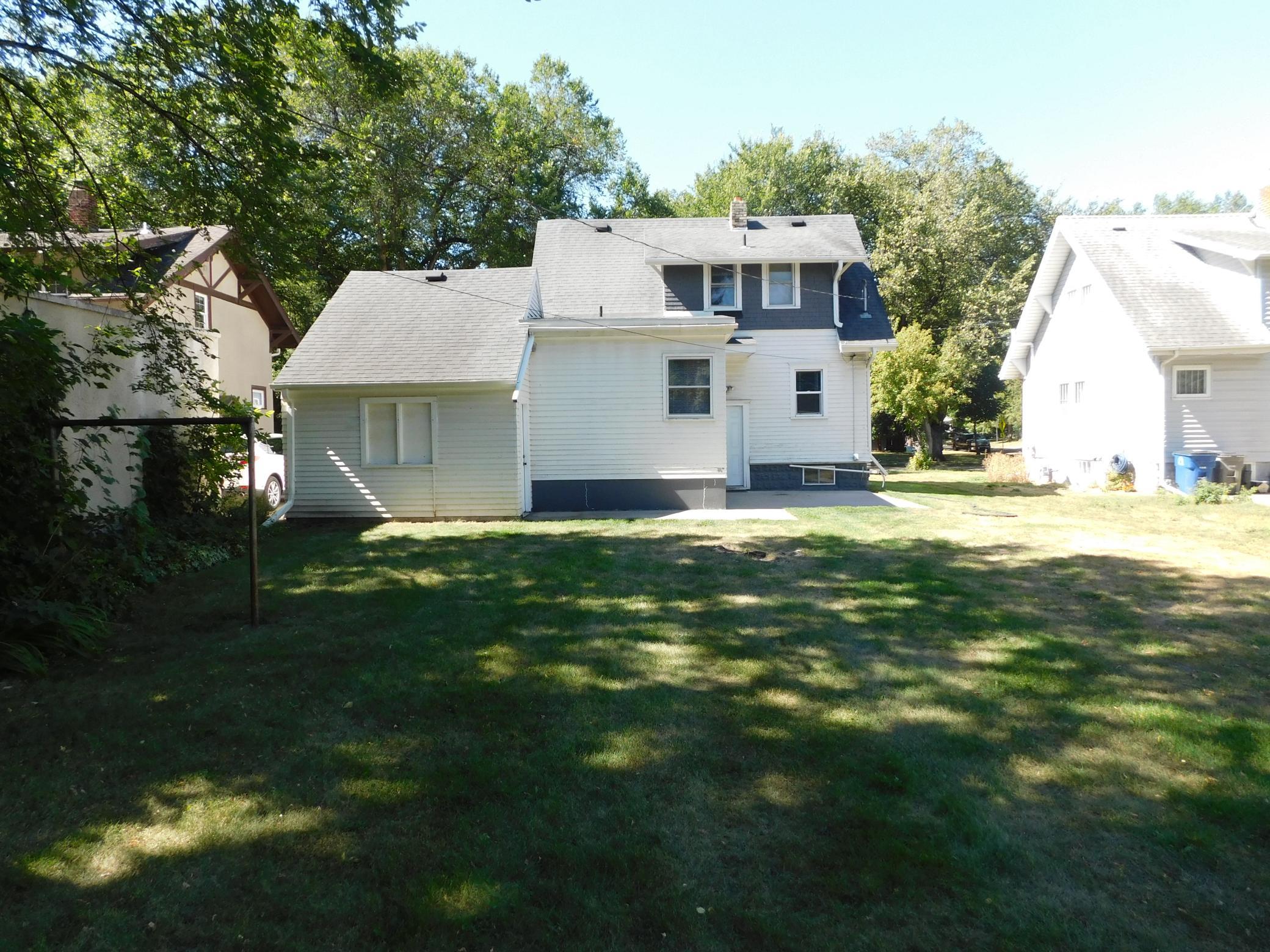 1923 single family home for sale at 606 5th Street S in Moorhead, MN — 4 bed, 3 bath (photo 5 of 33)
