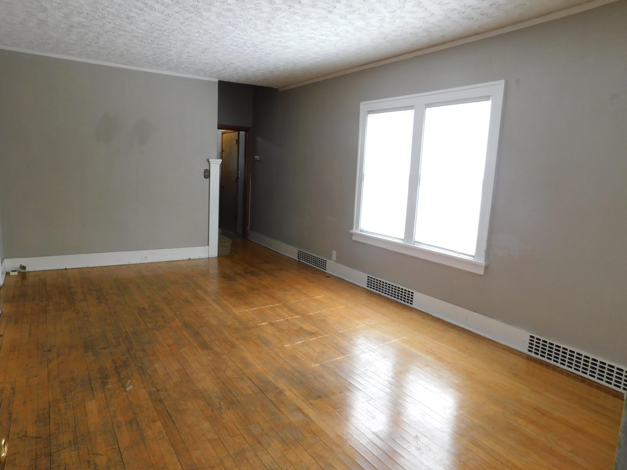 1923 single family home for sale at 606 5th Street S in Moorhead, MN — 4 bed, 3 bath (photo 8 of 33)