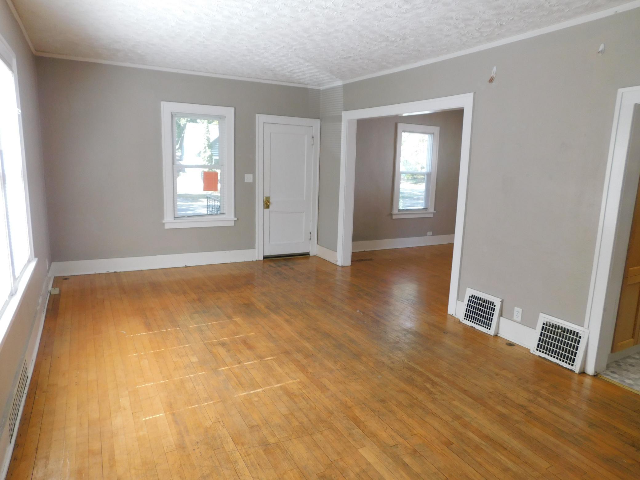 1923 single family home for sale at 606 5th Street S in Moorhead, MN — 4 bed, 3 bath (photo 10 of 33)