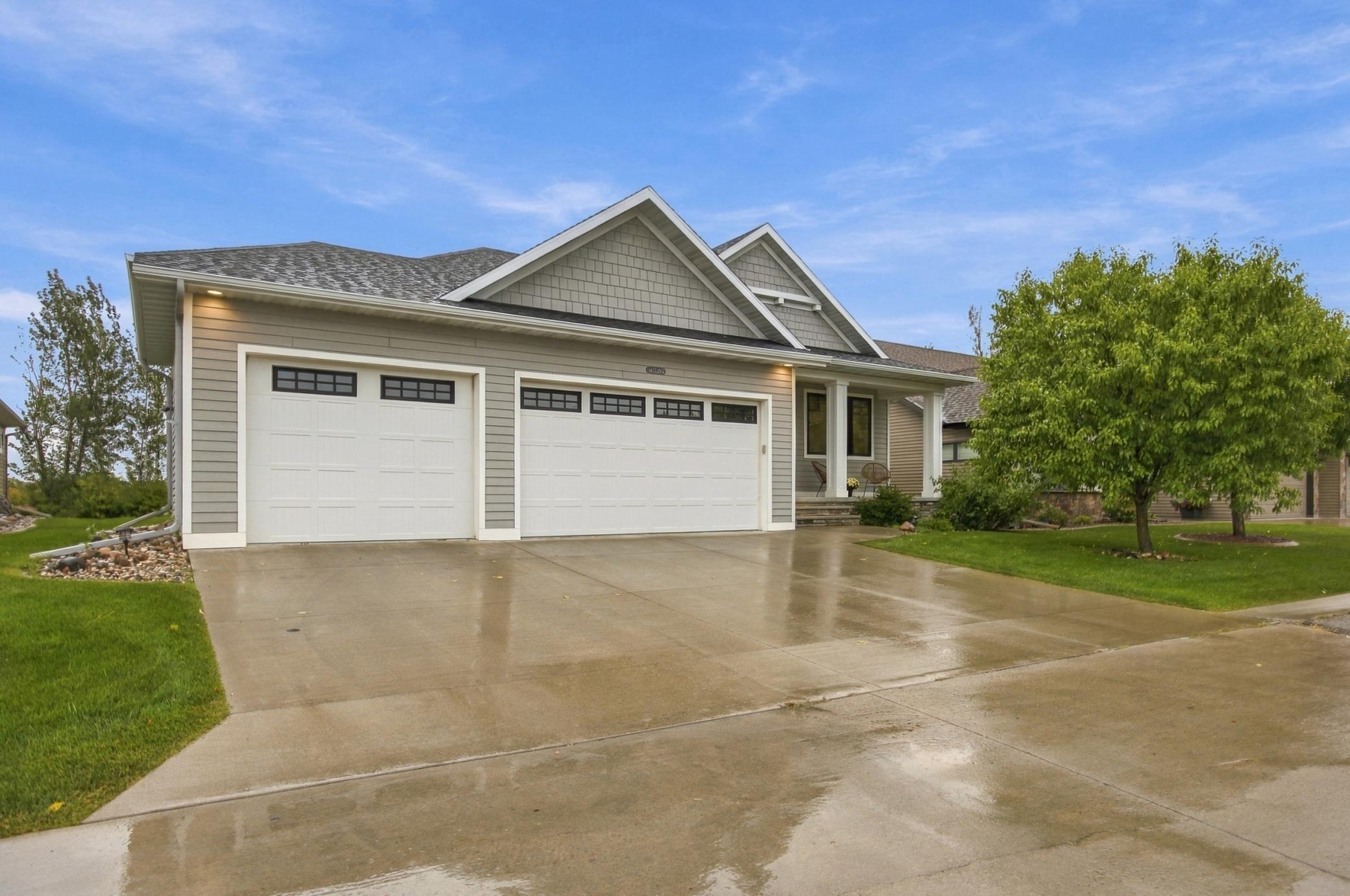 2014 single family home for sale at 4526 65th Street S in Fargo, ND — 4 bed, 3 bath (photo 2 of 34)