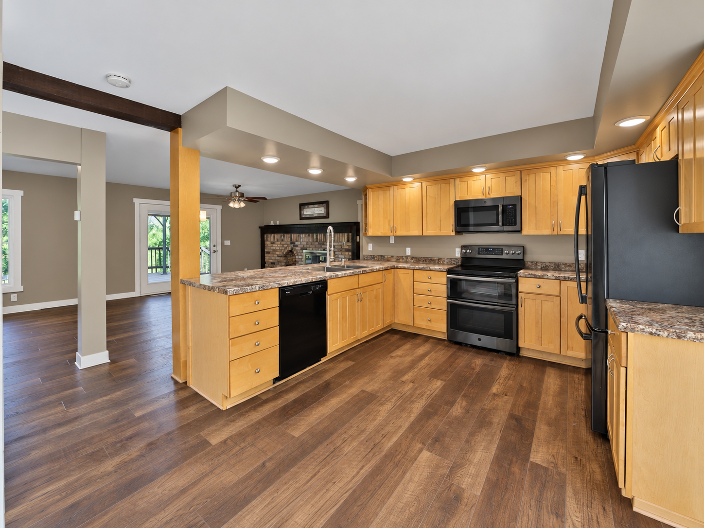 1973 single family home for sale at 27088 130th Street in Staples, MN — 5 bed, 4 bath (photo 4 of 38)