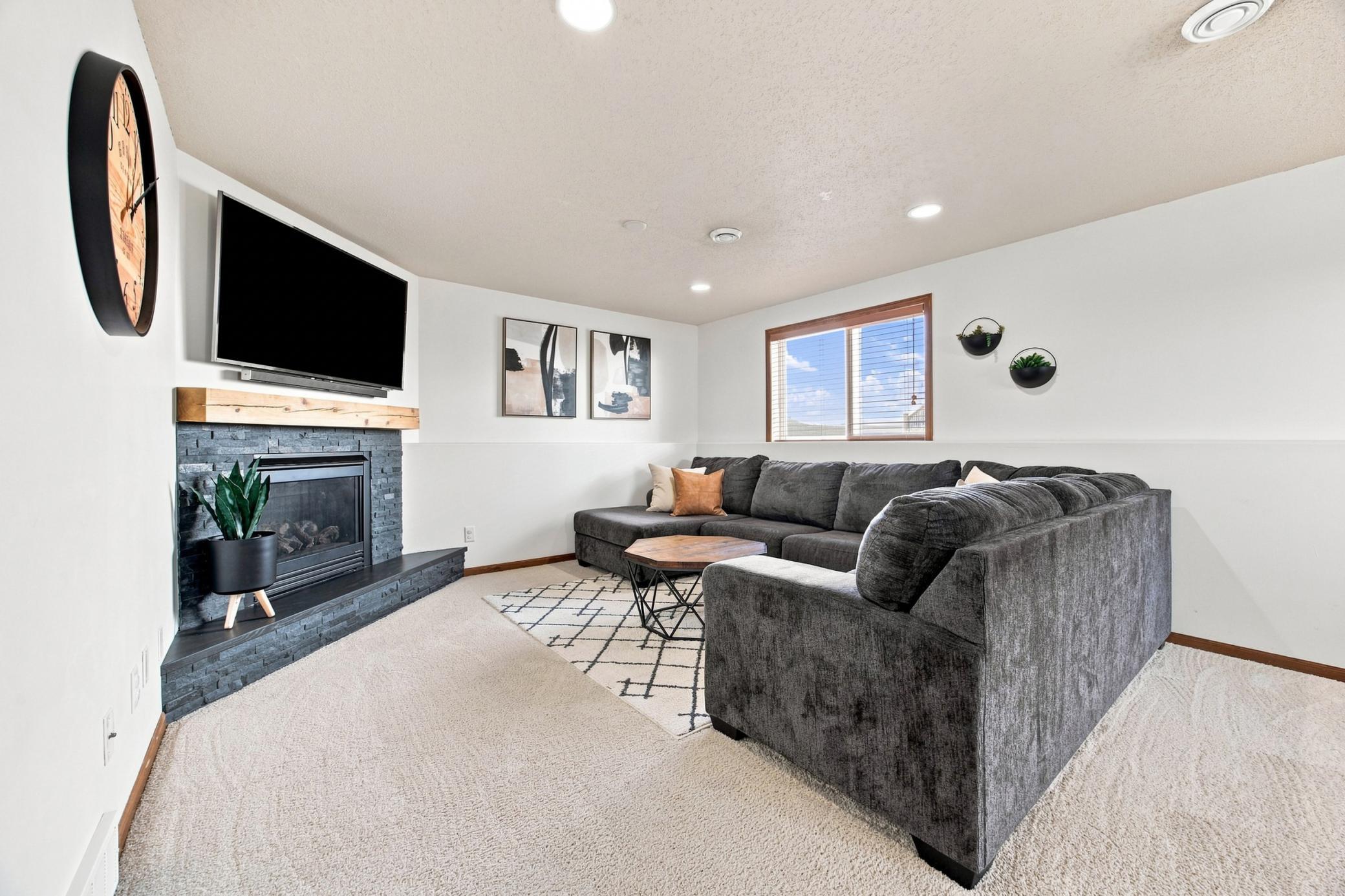 2004 single family home for sale at 3858 12TH Street W in West Fargo, ND — 4 bed, 3 bath (photo 16 of 29)