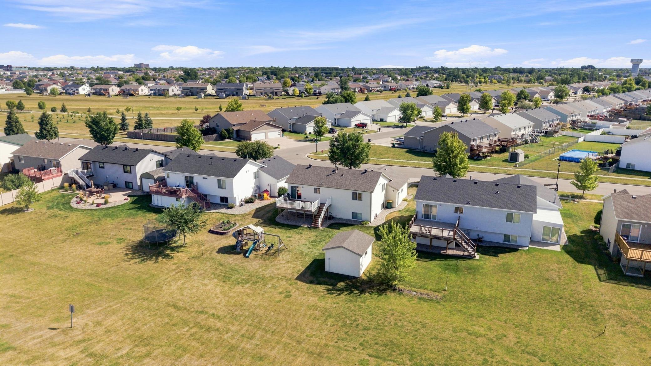 2004 single family home for sale at 3858 12TH Street W in West Fargo, ND — 4 bed, 3 bath (photo 28 of 29)