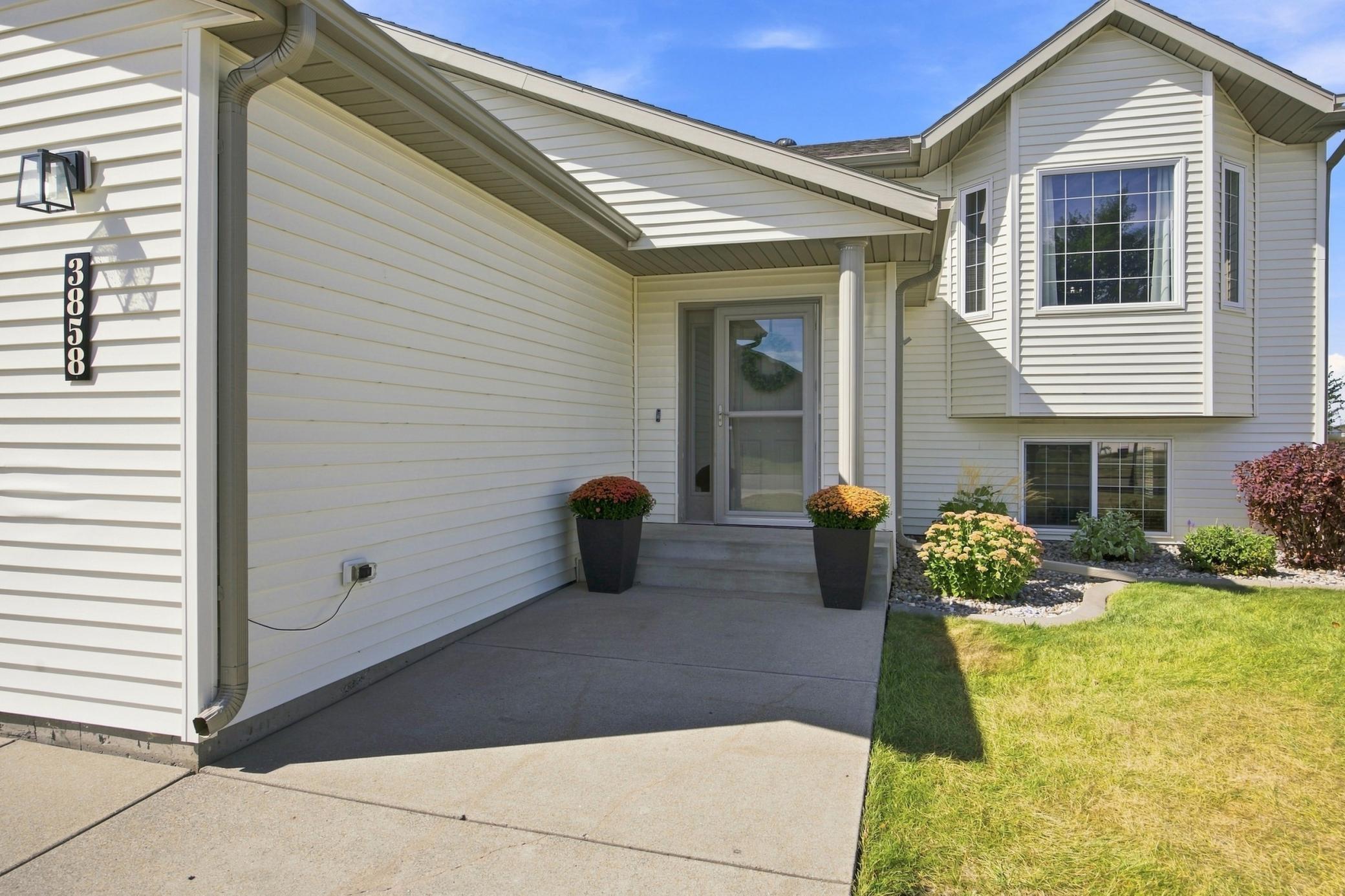 2004 single family home for sale at 3858 12TH Street W in West Fargo, ND — 4 bed, 3 bath (photo 29 of 29)