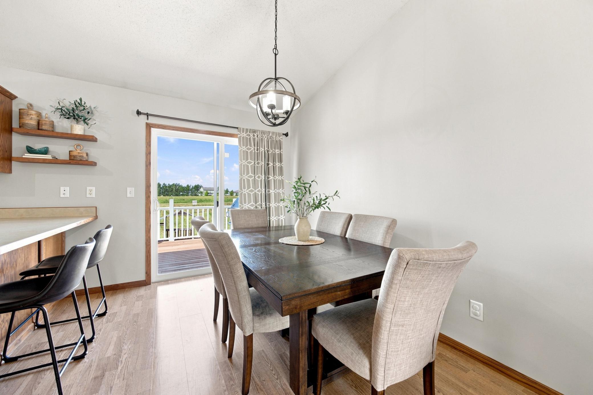 2004 single family home for sale at 3858 12TH Street W in West Fargo, ND — 4 bed, 3 bath (photo 7 of 29)